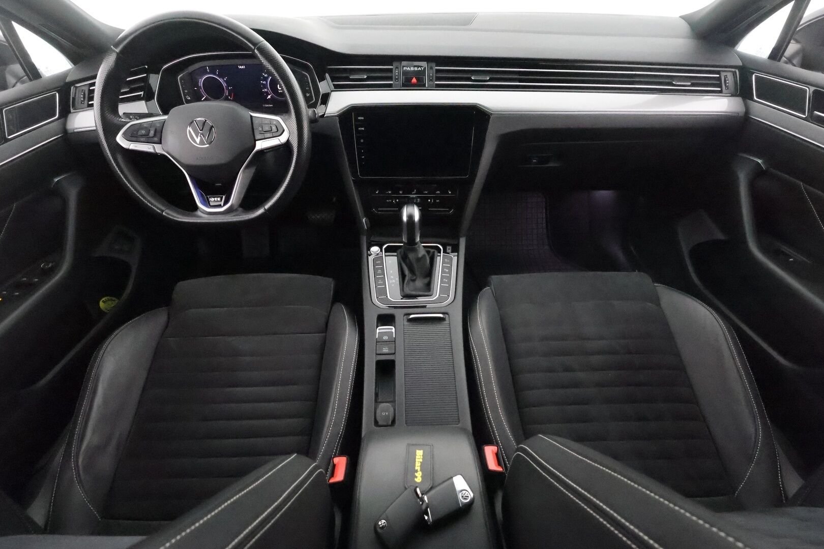 Volkswagen Passat 2021 Variant GTE Plug-In Hybrid 160 kW DSG-automaatti - Webasto / Adapt.Vakkari / Hieronta / Peruutuskamera / Digimittari / Nahka-Alcantara / Vetokoukku / Matrix LED / Ratinlämmitys!