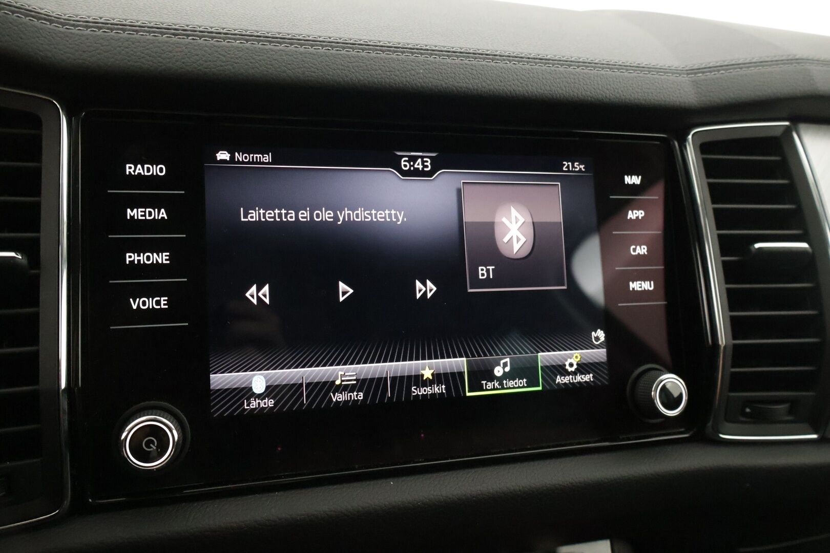 Skoda Kodiaq 2022 2.0 TDI 150 Ambition DSG Autom. ** 7-Paikkainen / Adapt.vakkari / Koukku / LED ** - 3,99 % KORKOTARJOUS TÄHÄN AUTOON - * 7-paikkainen premium maasturi! / Suomi-auto / Merkkiliikkeen huoltohistoria / Kahdet laadukkaat renkaat aluvanteilla *