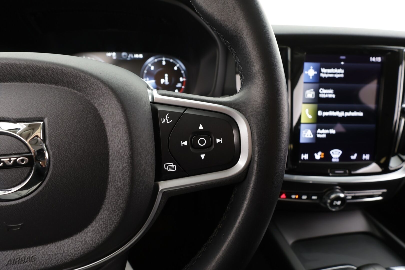 Volvo V60 2022 B4 D-MHEV Business Edition aut * ACC / P.kamera / Full LED / Webasto / Koukku / Navi / KeylessGo / Sähköluukku * - 1.Om Suomi-auto / Kahdet renkaat aluvanteilla