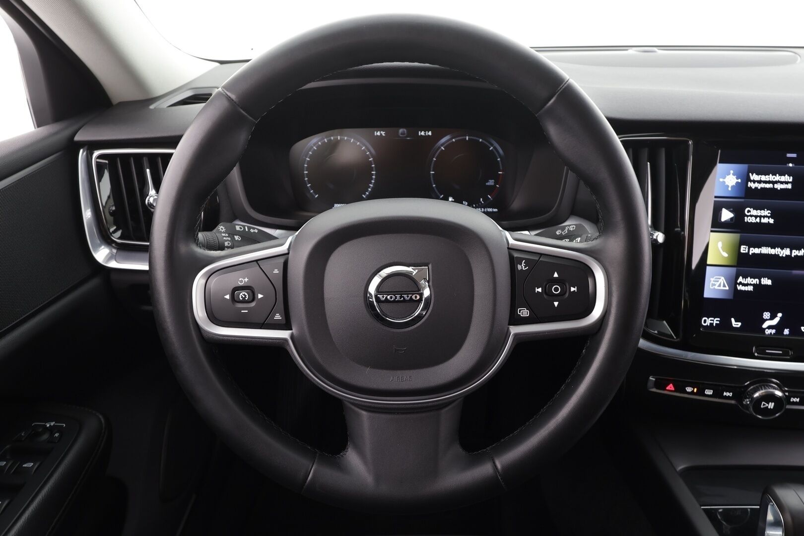Volvo V60 2022 B4 D-MHEV Business Edition aut * ACC / P.kamera / Full LED / Webasto / Koukku / Navi / KeylessGo / Sähköluukku * - 1.Om Suomi-auto / Kahdet renkaat aluvanteilla