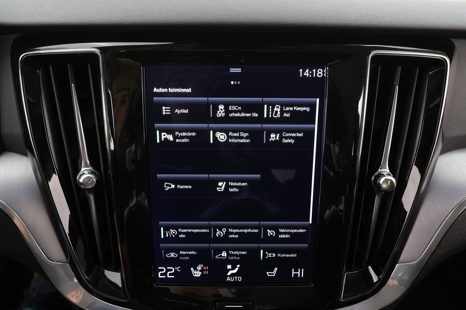 Volvo V60 2022 B4 D-MHEV Business Edition aut * ACC / P.kamera / Full LED / Webasto / Koukku / Navi / KeylessGo / Sähköluukku * - 1.Om Suomi-auto / Kahdet renkaat aluvanteilla - HULLUT AVAJAISHULINAT KORKOTARJOUS 3,29 %