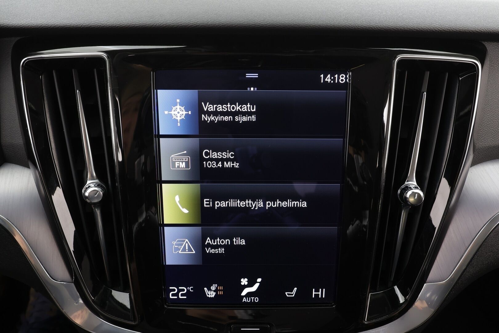 Volvo V60 2022 B4 D-MHEV Business Edition aut * ACC / P.kamera / Full LED / Webasto / Koukku / Navi / KeylessGo / Sähköluukku * - 1.Om Suomi-auto / Kahdet renkaat aluvanteilla