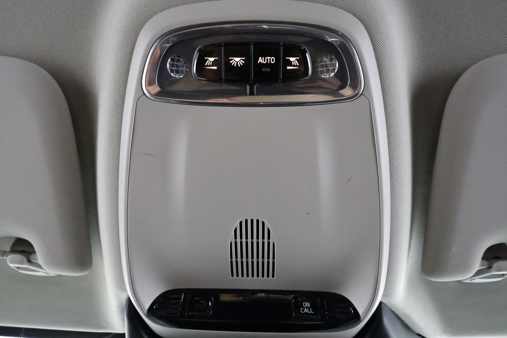 Volvo V60 2022 B4 D-MHEV Business Edition aut * ACC / P.kamera / Full LED / Webasto / Koukku / Navi / KeylessGo / Sähköluukku * - 1.Om Suomi-auto / Kahdet renkaat aluvanteilla