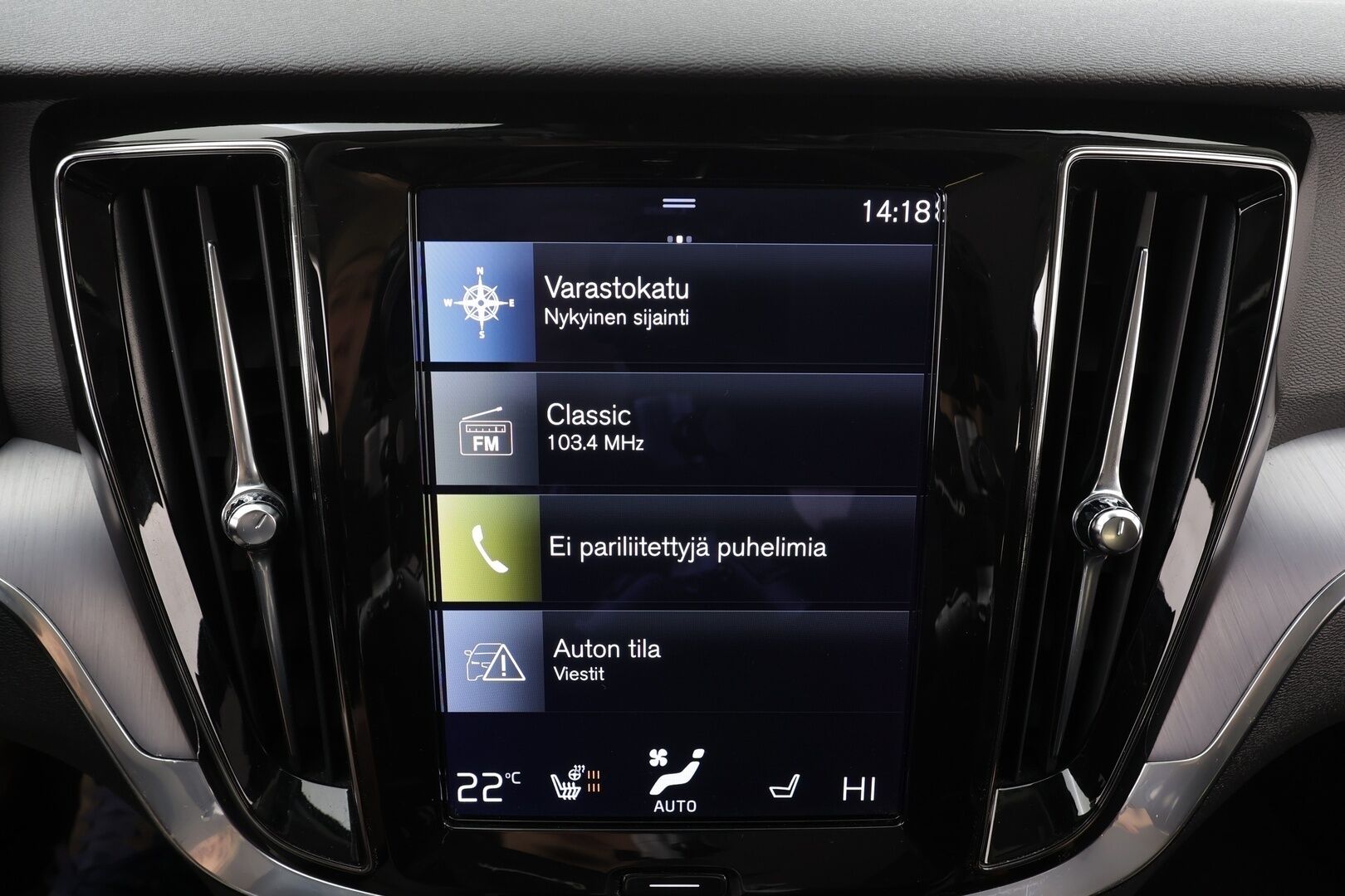 Volvo V60 2022 B4 D-MHEV Business Edition aut * ACC / P.kamera / Full LED / Webasto / Koukku / Navi / KeylessGo / Sähköluukku * - 1.Om Suomi-auto / Kahdet renkaat aluvanteilla - HULLUT AVAJAISHULINAT KORKOTARJOUS 3,29 %