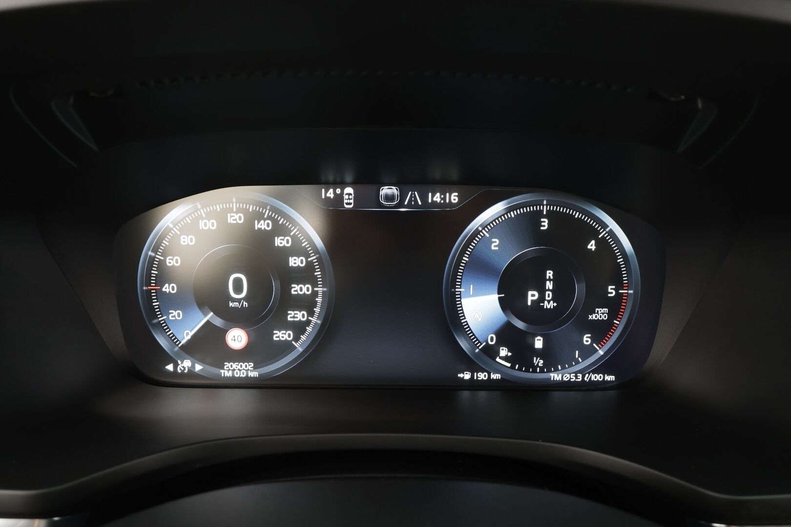 Volvo V60 2022 B4 D-MHEV Business Edition aut * ACC / P.kamera / Full LED / Webasto / Koukku / Navi / KeylessGo / Sähköluukku * - 1.Om Suomi-auto / Kahdet renkaat aluvanteilla
