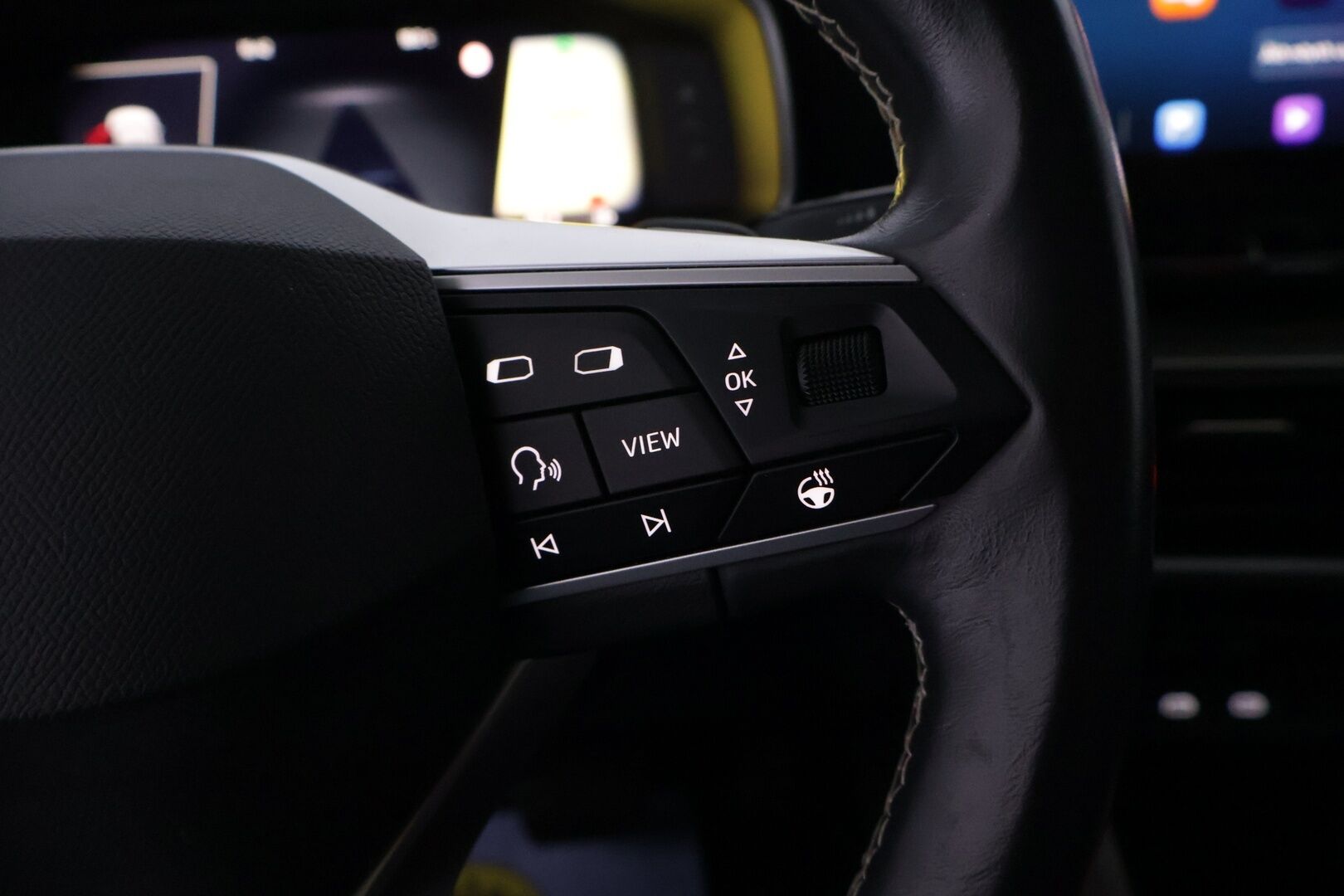 Seat LEON SPORTSTOURER 2022 1,4 PHEV 204 eHybri Xcellence - | Koukku | ACC | LED | P.Kamera | Navi | Kaistavahti | S.luukku | Digimmattari