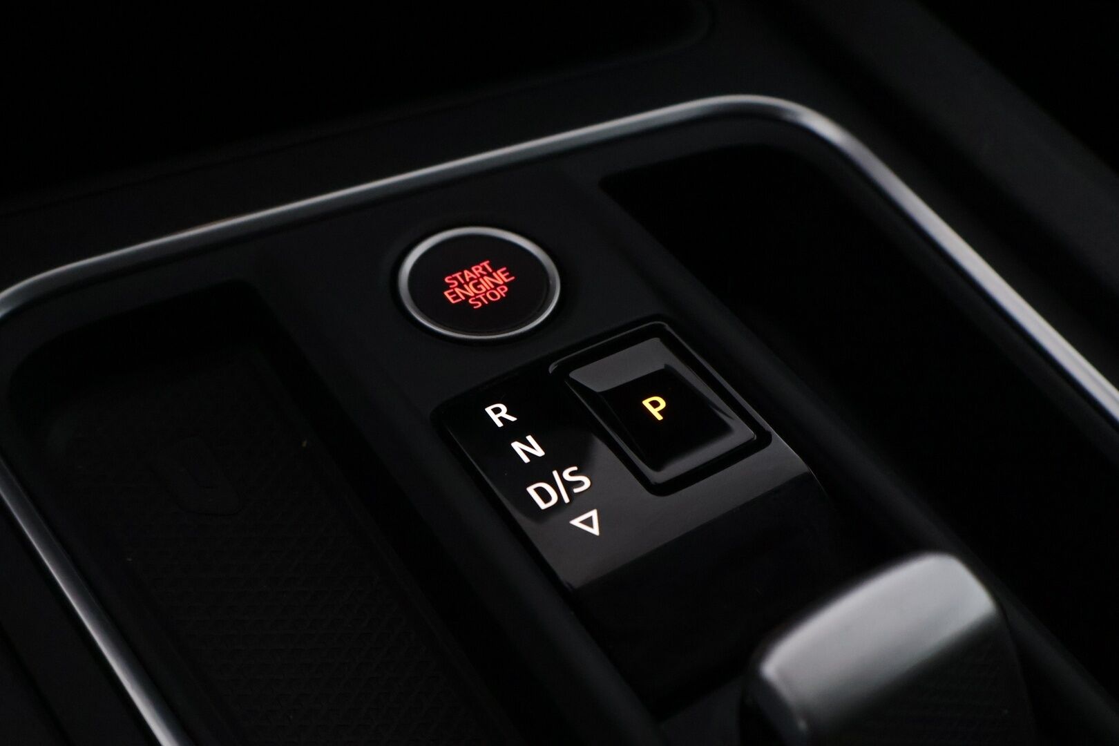 Seat LEON SPORTSTOURER 2022 1,4 PHEV 204 eHybri Xcellence - | Koukku | ACC | LED | P.Kamera | Navi | Kaistavahti | S.luukku | Digimmattari