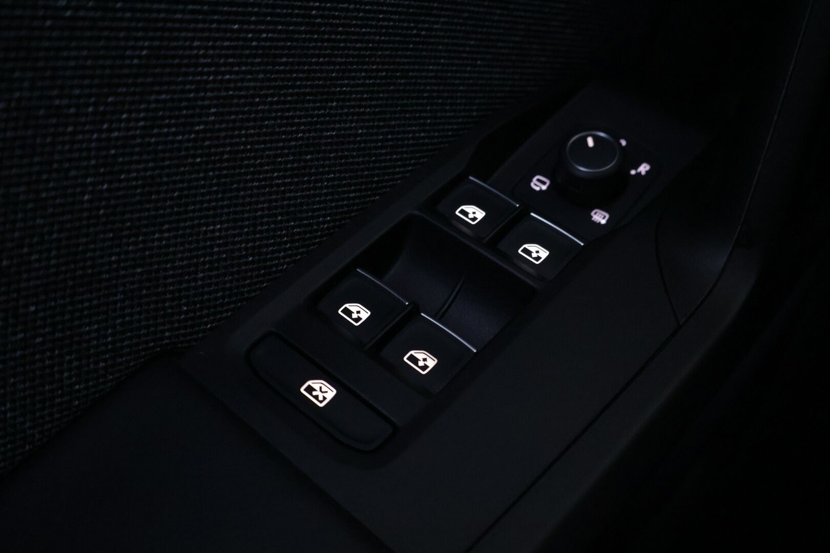 Seat LEON SPORTSTOURER 2022 1,4 PHEV 204 eHybri Xcellence - | Koukku | ACC | LED | P.Kamera | Navi | Kaistavahti | S.luukku | Digimmattari
