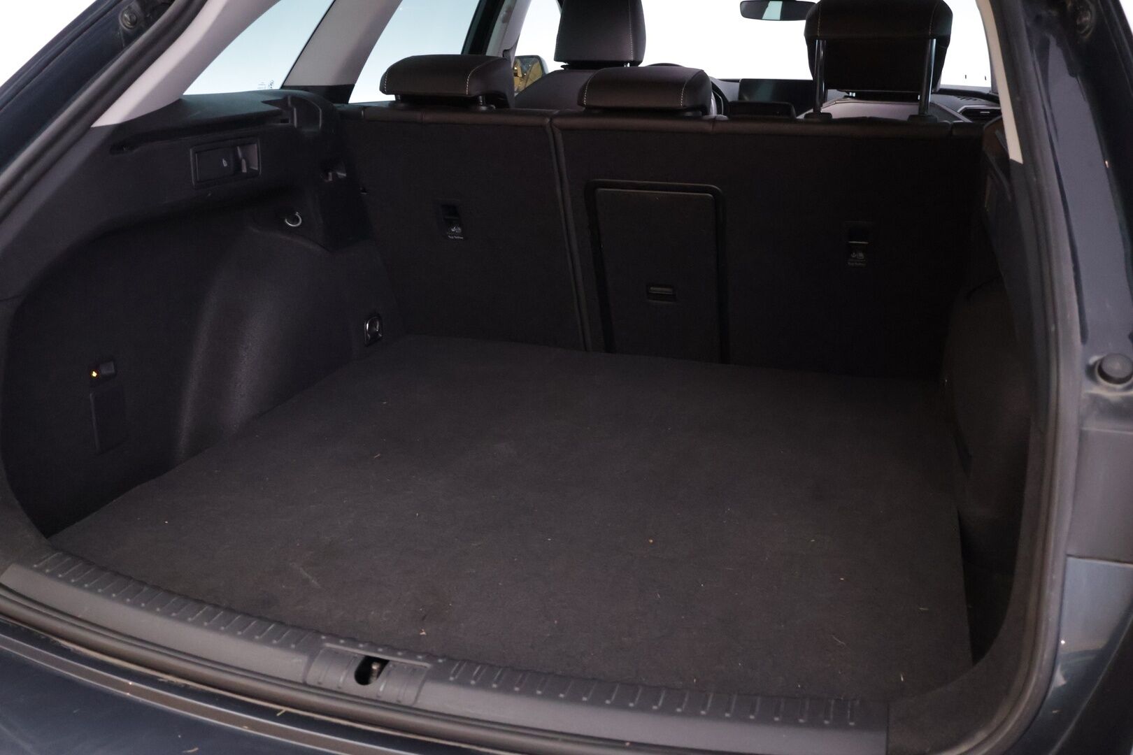 Seat LEON SPORTSTOURER 2022 1,4 PHEV 204 eHybri Xcellence - | Koukku | ACC | LED | P.Kamera | Navi | Kaistavahti | S.luukku | Digimmattari