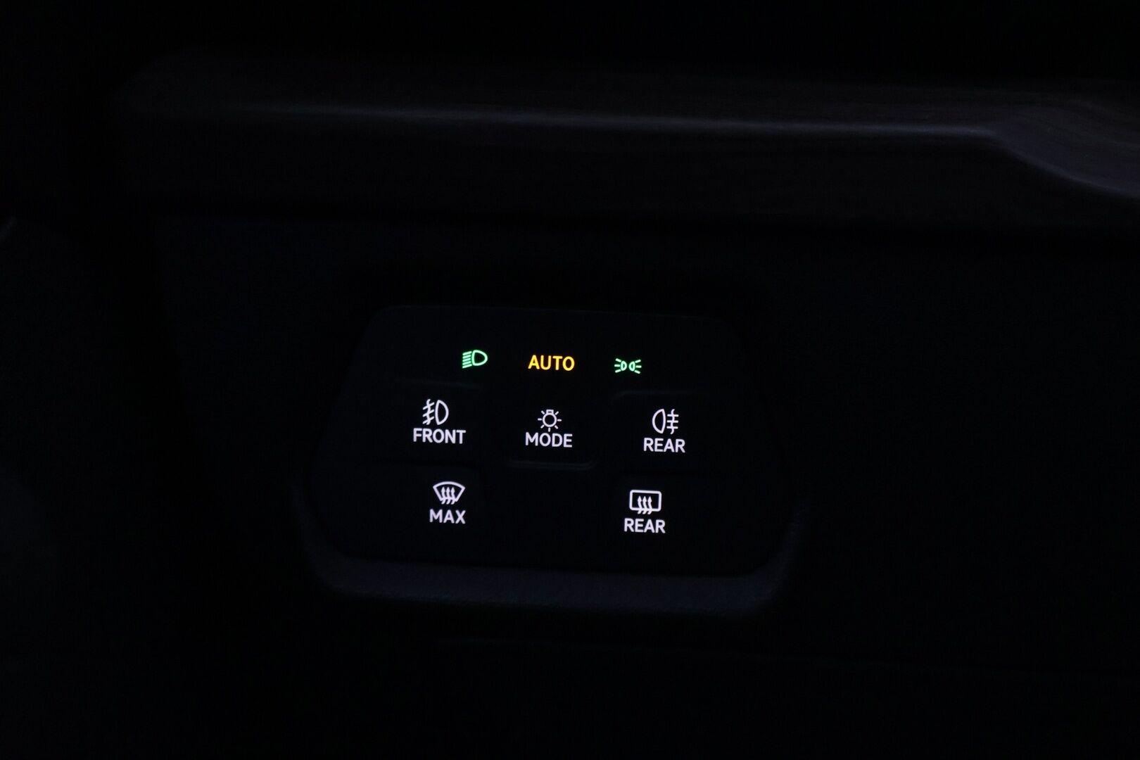 Seat LEON SPORTSTOURER 2022 1,4 PHEV 204 eHybri Xcellence - | Koukku | ACC | LED | P.Kamera | Navi | Kaistavahti | S.luukku | Digimmattari