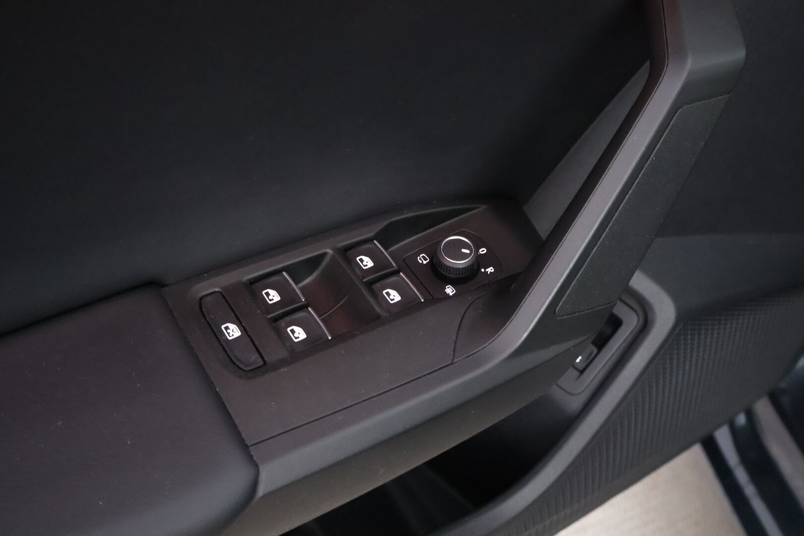 Seat Leon 2021 1,4 PHEV 204 eHybrid FR DSG - Adapt.Vakkari / Vetokoukku / Digimittari / Navi / Puolinahat /  LED / Keyless / Lohko / Ratinlämmitin / Merkkihuollettu! 