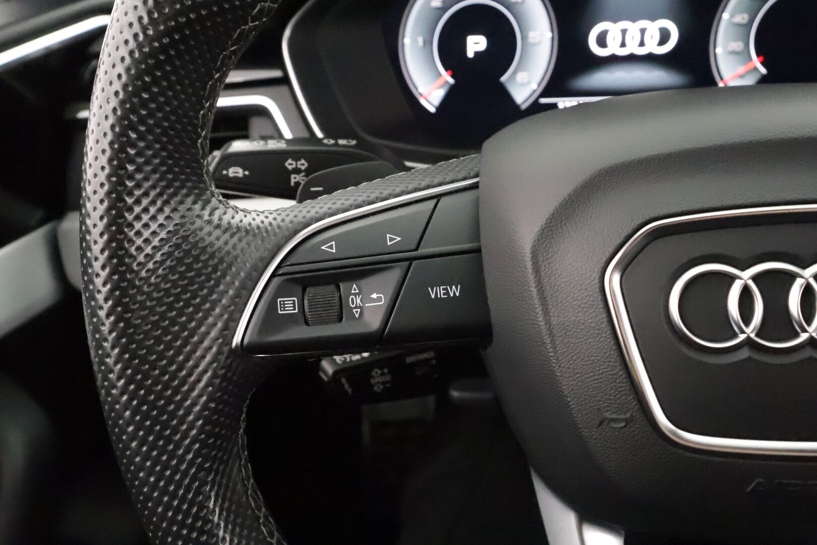 Audi A4 2022 Avant Business Advanced 40 TDI 150 kW MHEV quattro S tronic * Webasto / Koukku / ACC / Matrix / P.Kamera / Sportpenkit * - Super varusteet! / Panorama / 1-om Suomi-auto / Kahdet renkaat aluvanteilla / Merkkihuollot - HULLUT AVAJAISHULINAT KORKOTARJOUS 3,29 %