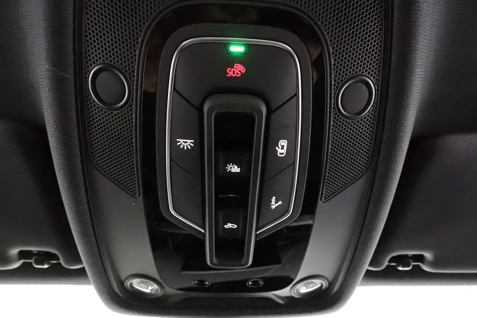 Audi A4 2022 Avant Business Advanced 40 TDI 150 kW MHEV quattro S tronic * Webasto / Koukku / ACC / Matrix / P.Kamera / Sportpenkit * - Panorama / 1-om Suomi-auto / Kahdet renkaat aluvanteilla / Merkkihuollot