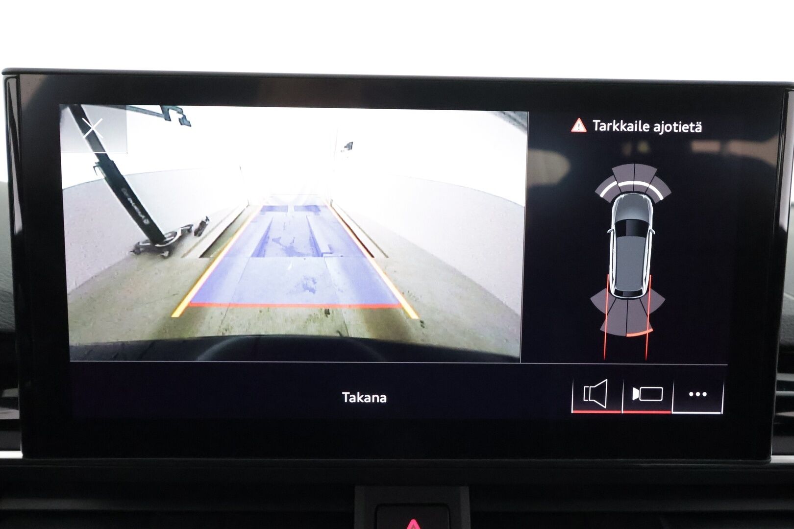 Audi A4 2022 Avant Business Advanced 40 TDI 150 kW MHEV quattro S tronic * Webasto / Koukku / ACC / Matrix / P.Kamera / Sportpenkit * - Super varusteet! / Panorama / 1-om Suomi-auto / Kahdet renkaat aluvanteilla / Merkkihuollot - HULLUT AVAJAISHULINAT KORKOTARJOUS 3,29 %