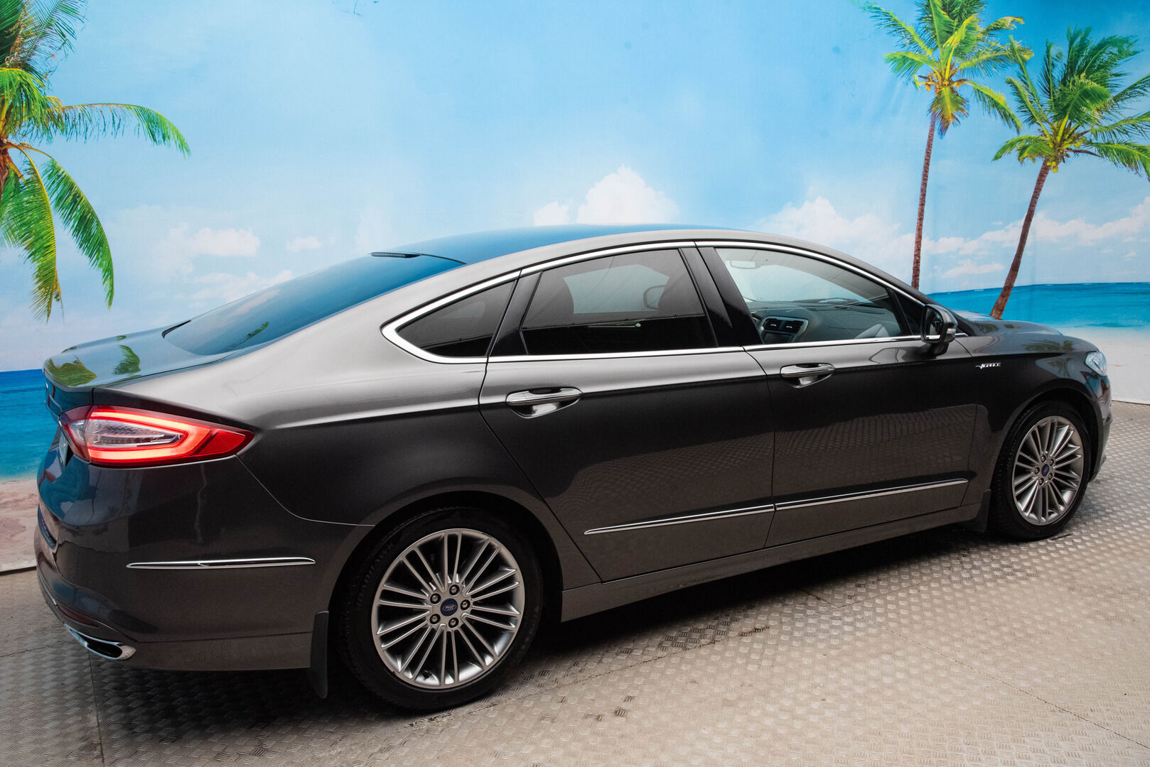 FORD Mondeo 2018 2,0 187hv Hybrid eCVT Vignale HEV * Dynamic LED / Navi / P.kamera / Upea ja taloudellinen! / Lohko / Ilmastoidut nahat *