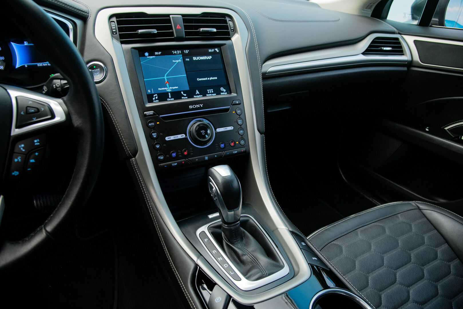 FORD Mondeo 2018 2,0 187hv Hybrid eCVT Vignale HEV * Dynamic LED / Navi / P.kamera / Upea ja taloudellinen! / Lohko / Ilmastoidut nahat *