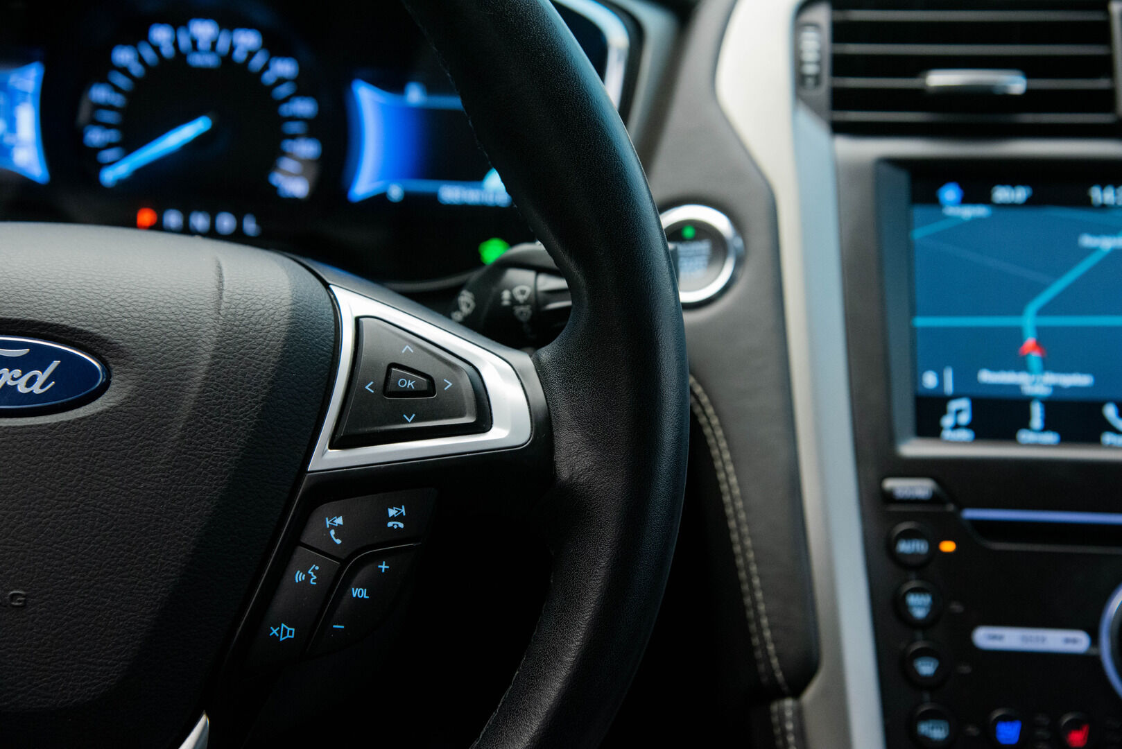 FORD Mondeo 2018 2,0 187hv Hybrid eCVT Vignale HEV * Dynamic LED / Navi / P.kamera / Upea ja taloudellinen! / Lohko / Ilmastoidut nahat *