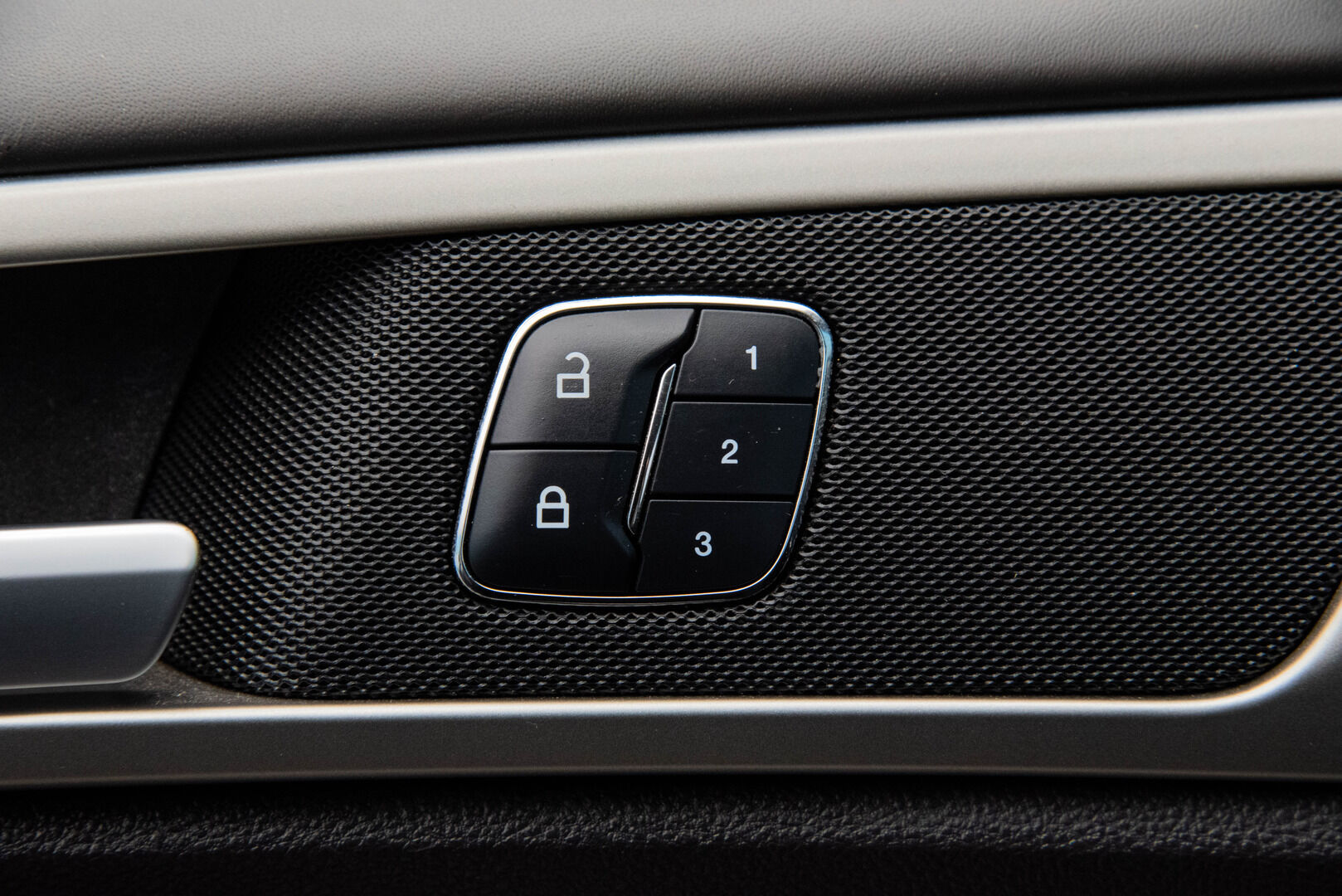 FORD Mondeo 2018 2,0 187hv Hybrid eCVT Vignale HEV * Dynamic LED / Navi / P.kamera / Upea ja taloudellinen! / Lohko / Ilmastoidut nahat *