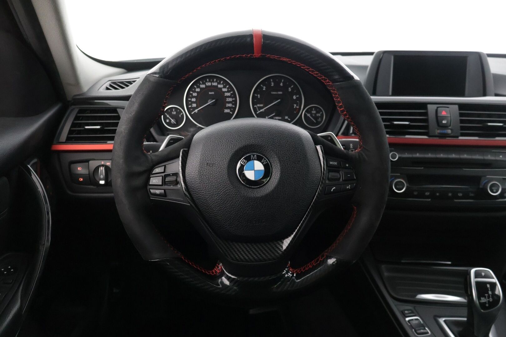 BMW 328 2012 TwinPower Turbo Sport A F30 Sedan * M-Sport look / Sporttipenkit / vakkari / Xenon * - * Siisti / 2x renkaat ja vanteet / Juuri katsastettu *