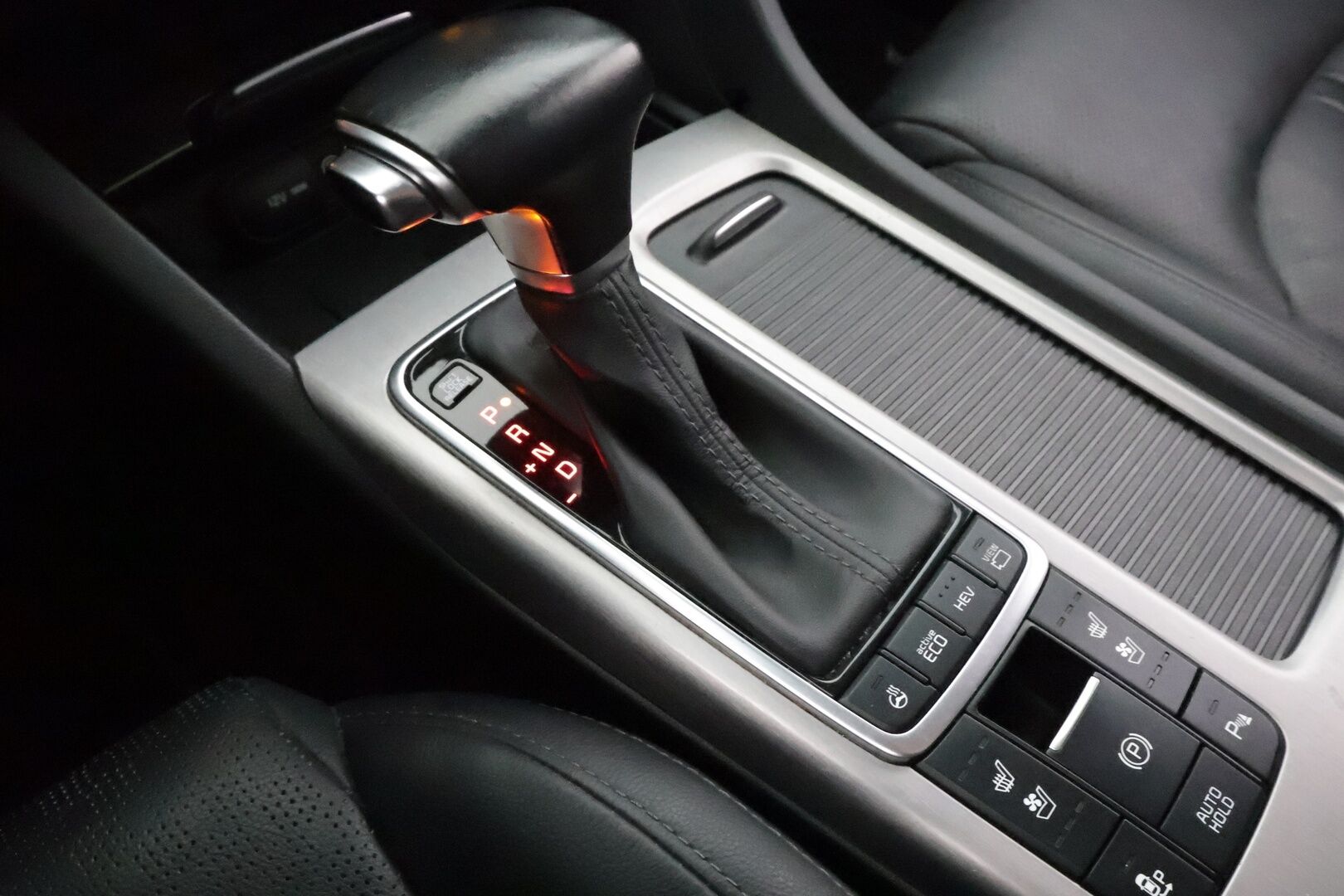 Kia Optima 2021 2,0 GDI PHEV Business Luxury SW A/T - | SCC | Koukku | Lohko | H/K | Muistipenkki | 360-Kamera | Ilmastoidut Nahat | Keyless | Apple&Android | 1.Om Suomi-auto | Kahdet renkaat |