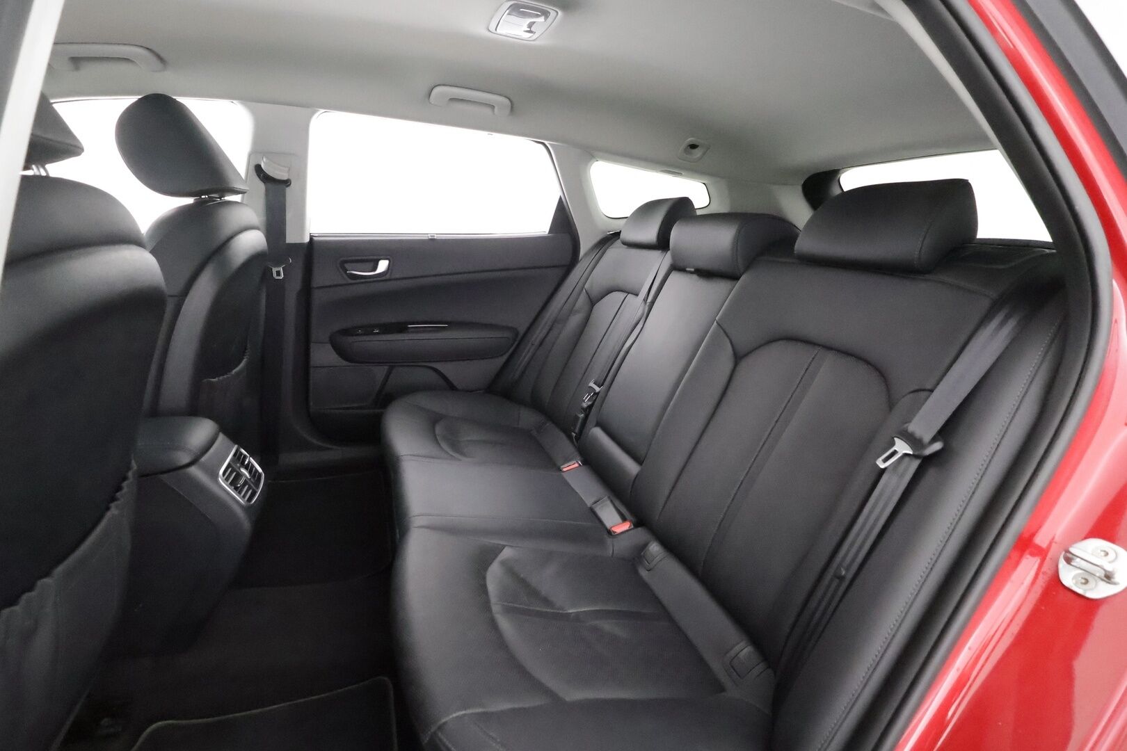 Kia Optima 2021 2,0 GDI PHEV Business Luxury SW A/T - | SCC | Koukku | Lohko | H/K | Muistipenkki | 360-Kamera | Ilmastoidut Nahat | Keyless | Apple&Android | 1.Om Suomi-auto | Kahdet renkaat |