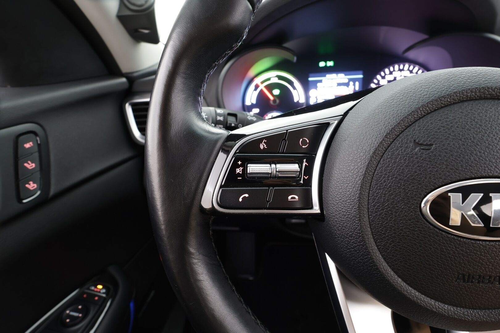 Kia Optima 2021 2,0 GDI PHEV Business Luxury SW A/T - | ACC | Koukku | Ilmastoidut sähkönahat | Harman//Kardon | 360° | Muistipenkki | LED | BSM | LKA | Suomi-auto | Lohko+sisälämmitin |