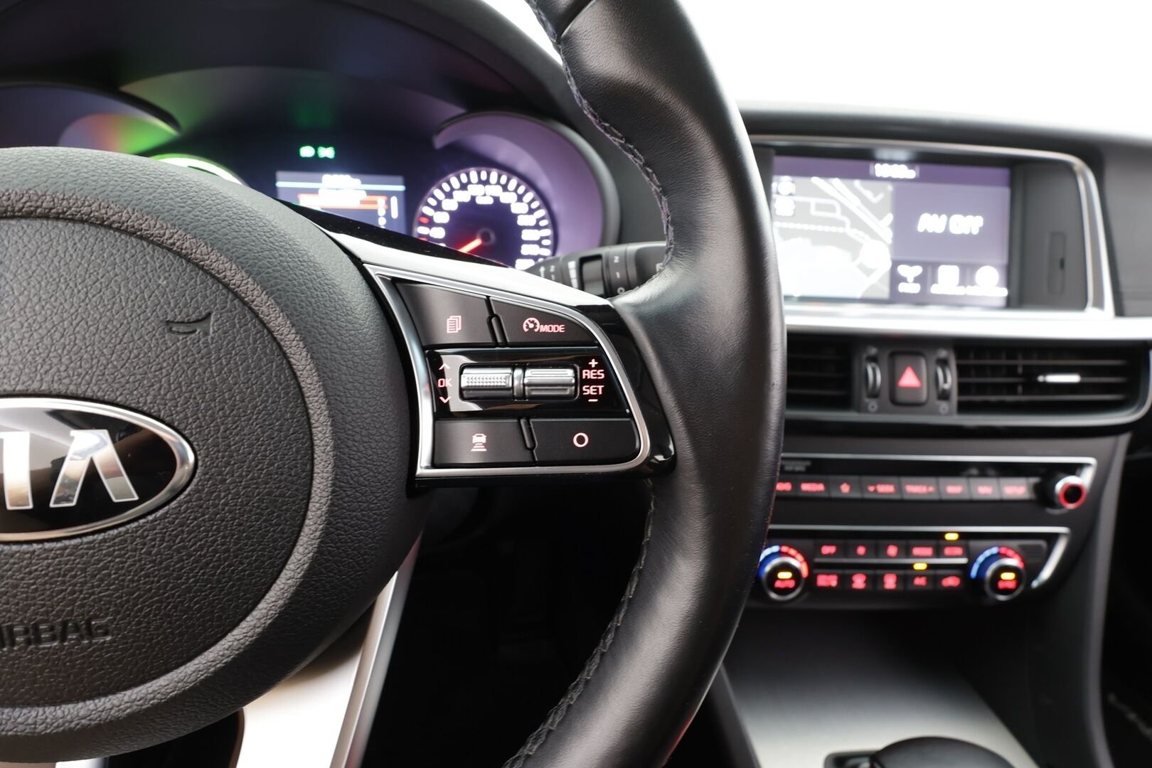 Kia Optima 2021 2,0 GDI PHEV Business Luxury SW A/T - | ACC | Koukku | Ilmastoidut sähkönahat | Harman//Kardon | 360° | Muistipenkki | LED | BSM | LKA | Suomi-auto | Lohko+sisälämmitin |