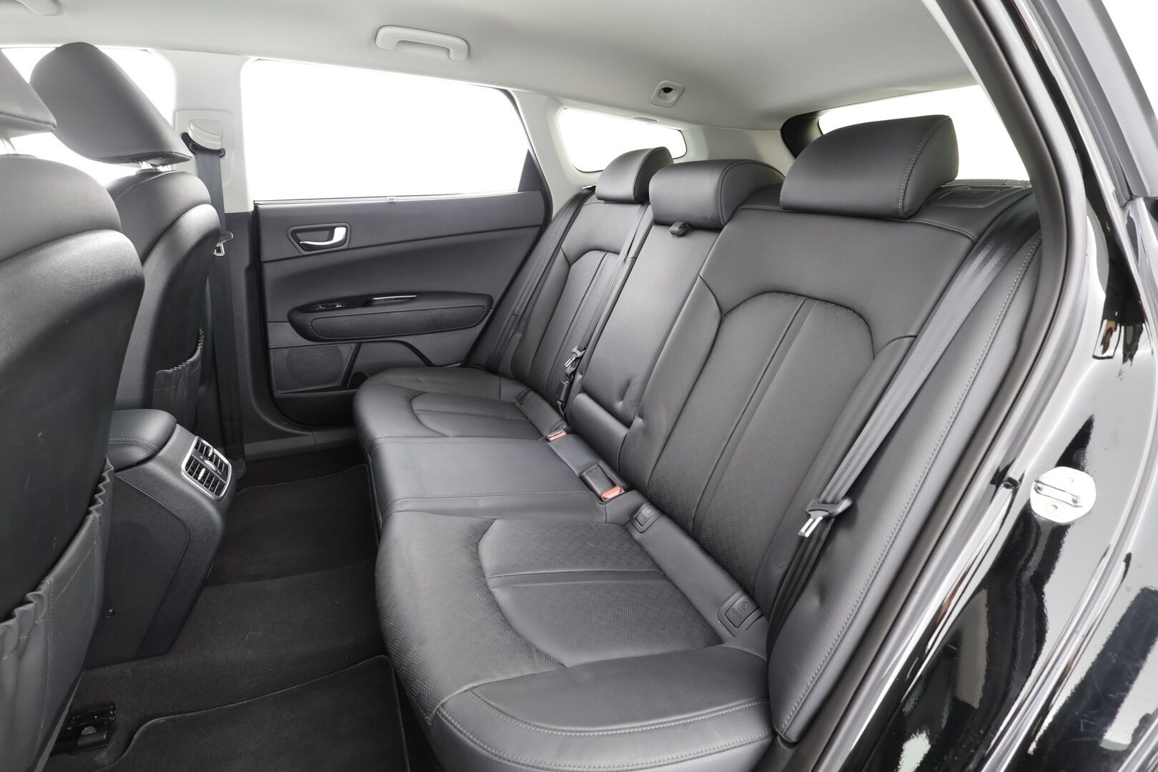 Kia Optima 2021 2,0 GDI PHEV Business Luxury SW A/T - | ACC | Koukku | Ilmastoidut sähkönahat | Harman//Kardon | 360° | Muistipenkki | LED | BSM | LKA | Suomi-auto | Lohko+sisälämmitin |