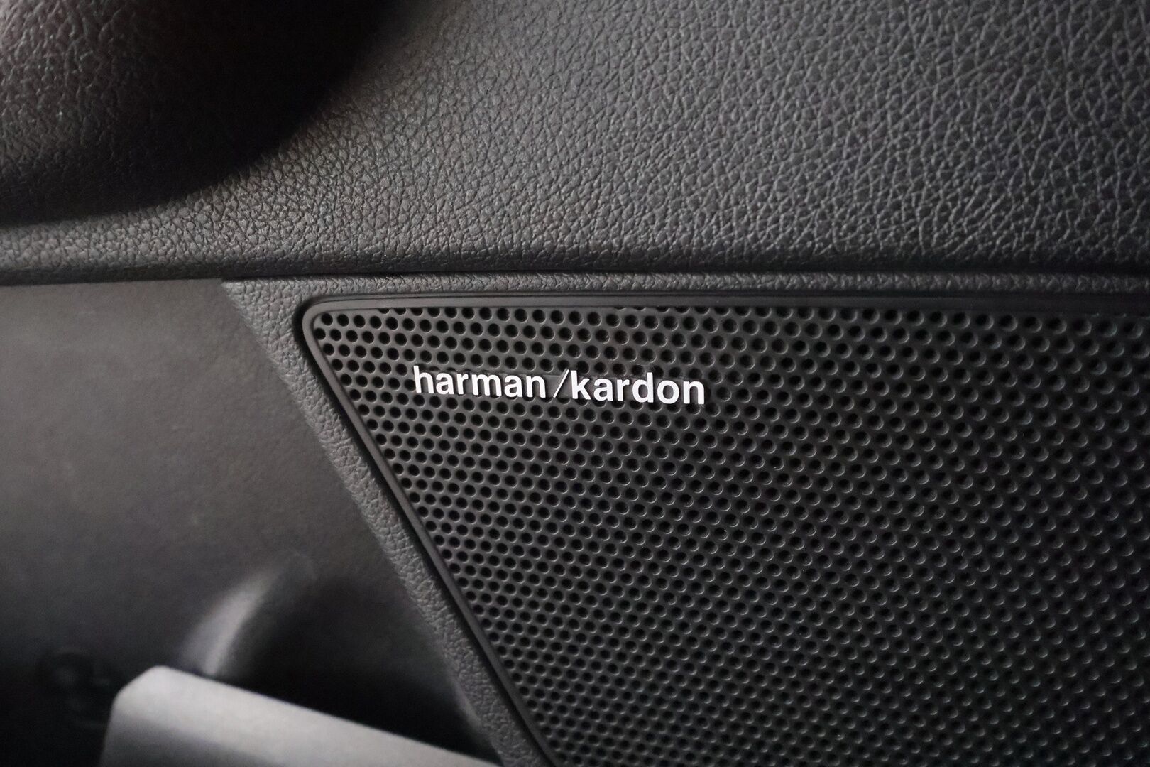 Kia Optima 2021 2,0 GDI PHEV Business Luxury SW A/T - | ACC | 360° | Koukku | Harman/Kardon | Ilm. sähkönahat | Muistipenkki | BSW | LKA | LED | Sähk. takaluukku | 1-Om Suomiauto | ALV |