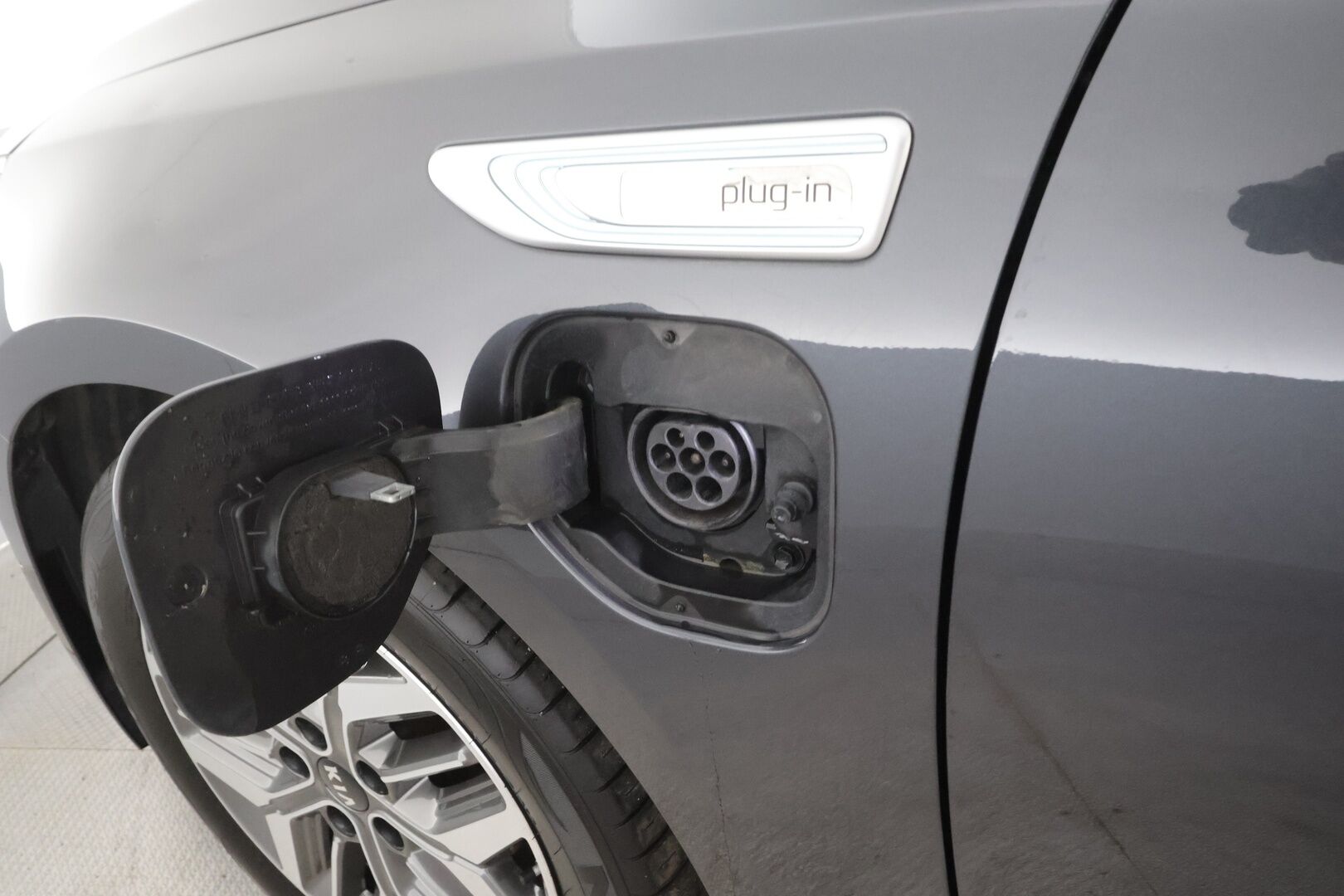 Kia Optima 2021 2,0 GDI PHEV Business Luxury SW A/T - | ACC | 360° | Koukku | Harman/Kardon | Ilm. sähkönahat | Muistipenkki | BSW | LKA | LED | Sähk. takaluukku | 1-Om Suomiauto | ALV |