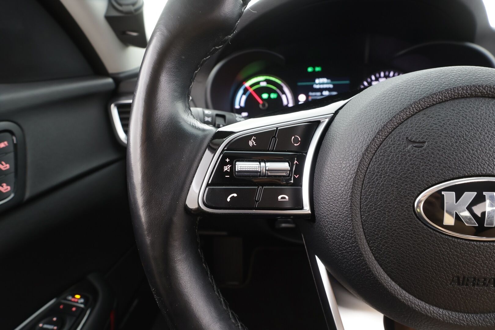 Kia Optima 2021 2,0 GDI PHEV Business Luxury SW A/T - | ACC | 360° | Koukku | Harman/Kardon | Ilm. sähkönahat | Muistipenkki | BSW | LKA | LED | Sähk. takaluukku | 1-Om Suomiauto | ALV |