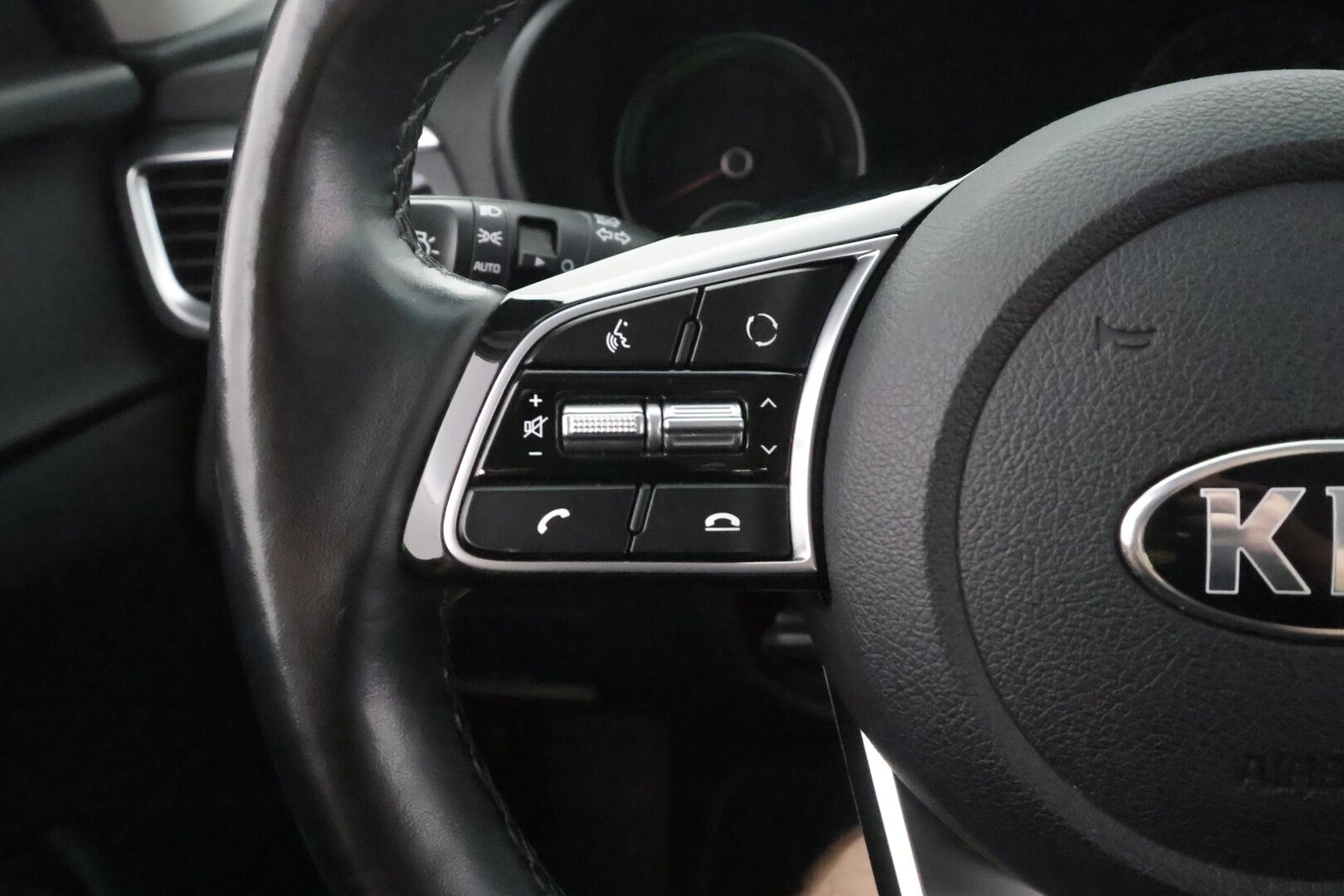 Kia Optima 2021 2,0 GDI PHEV Business Luxury SW A/T - | ACC | 360° | Harman/Kardon | Ilm. sähkönahat | Muistipenkki | BSW | LKA | LED | Sähk. takaluukku | 1-om suomiauto | 2x renkaat aluin | ALV |
