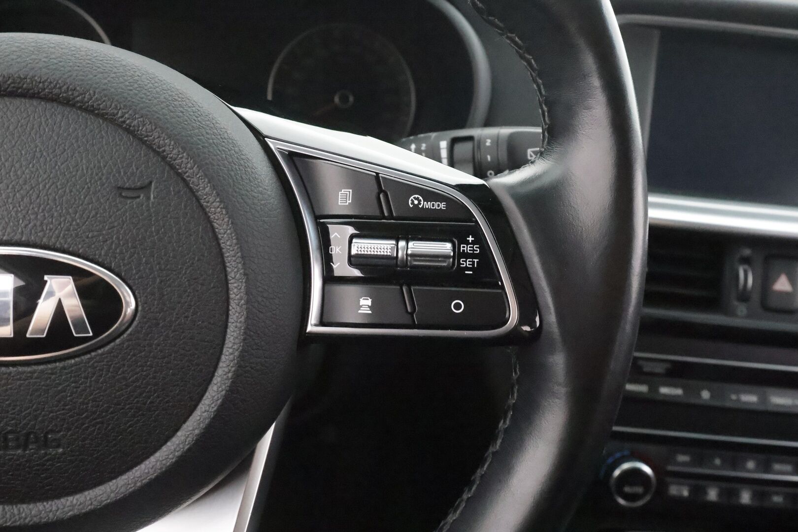Kia Optima 2021 2,0 GDI PHEV Business Luxury SW A/T - | ACC | 360° | Harman/Kardon | Ilm. sähkönahat | Muistipenkki | BSW | LKA | LED | Sähk. takaluukku | 1-om suomiauto | 2x renkaat aluin | ALV |