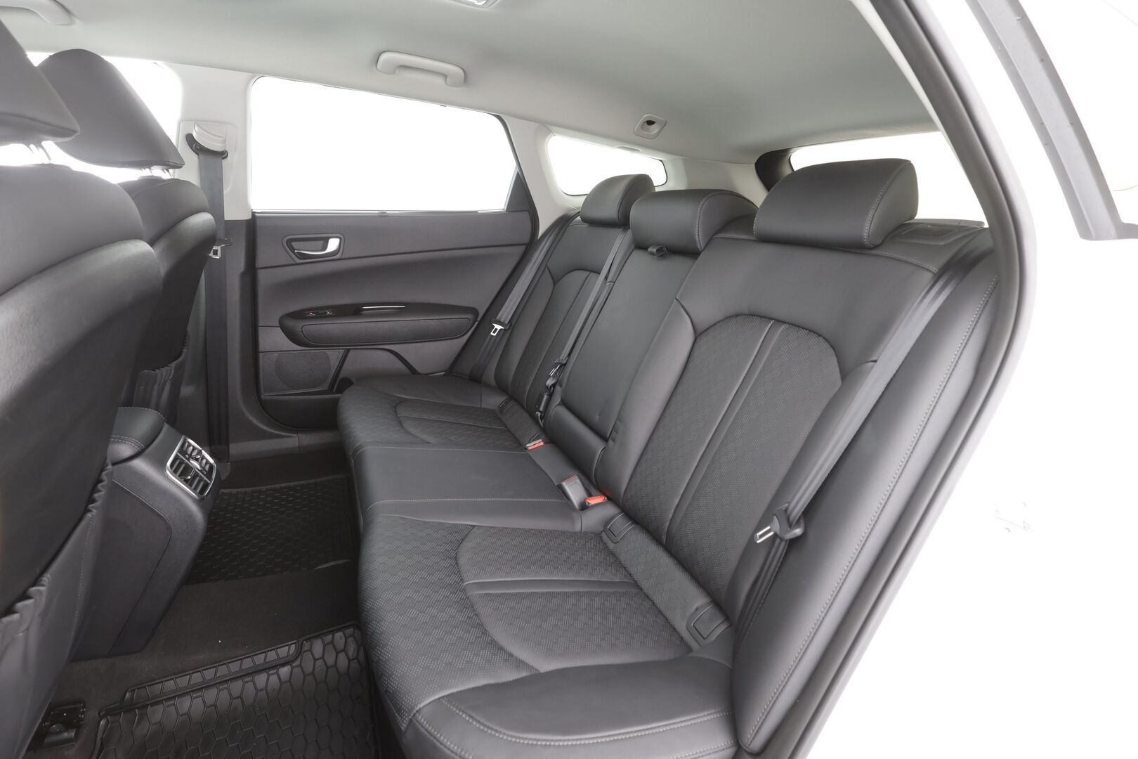 Kia Optima 2021 2,0 GDI PHEV Business Luxury SW A/T - | ACC | Koukku | Ilmastoidut sähkönahat | Harman//Kardon | 360° | Muistipenkki | LED | BSM | LKA | 1-om suomiauto | Merkkihuollot |