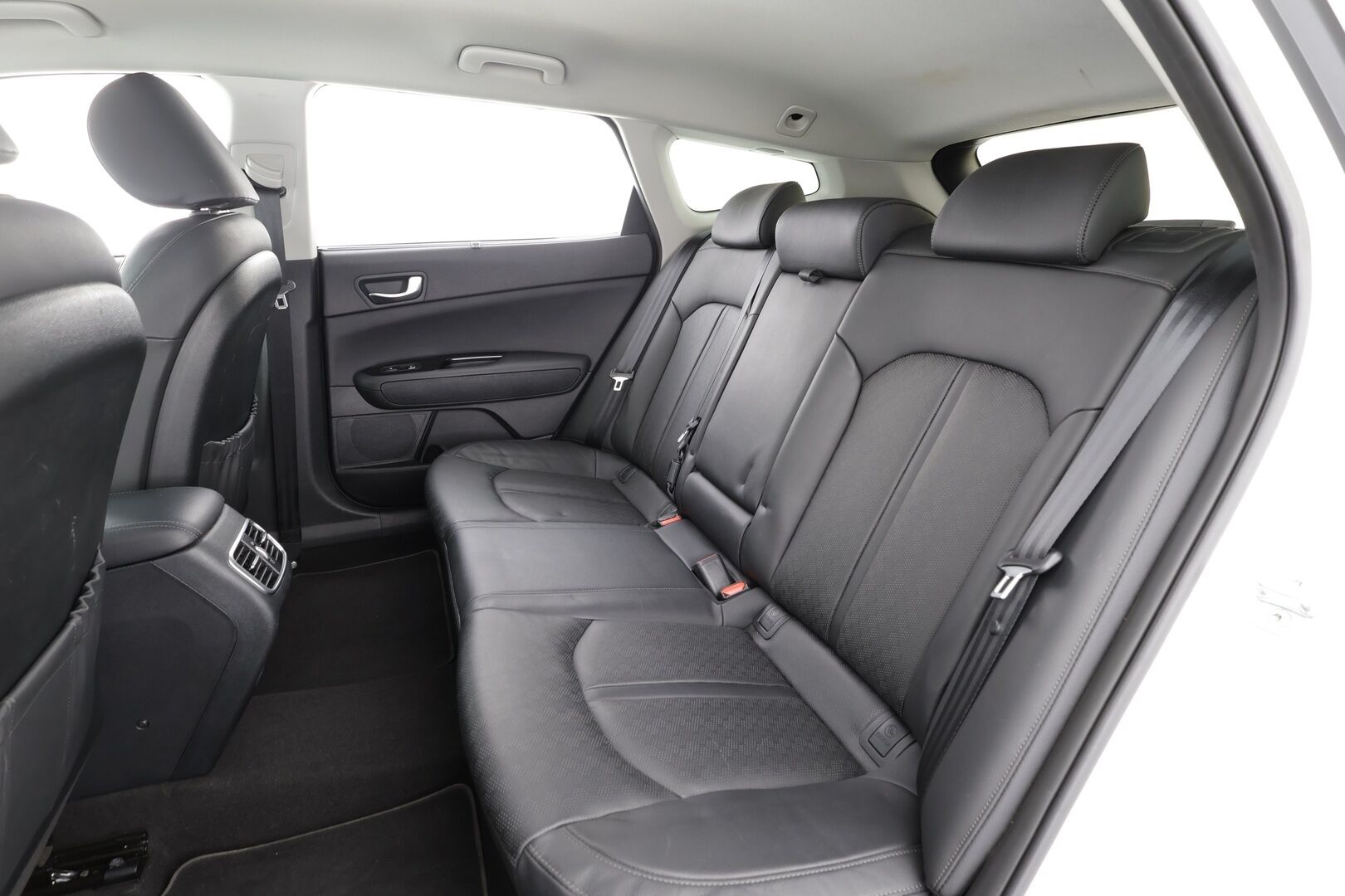 Kia Optima 2021 2,0 GDI PHEV Business Luxury SW A/T - | ACC | 360° | Koukku | Harman/Kardon | Ilm. sähkönahat | Muistipenkki | BSW | LKA | LED | Sähk. takaluukku | Merkkihuollot | 1-Om Suomiauto | ALV | 