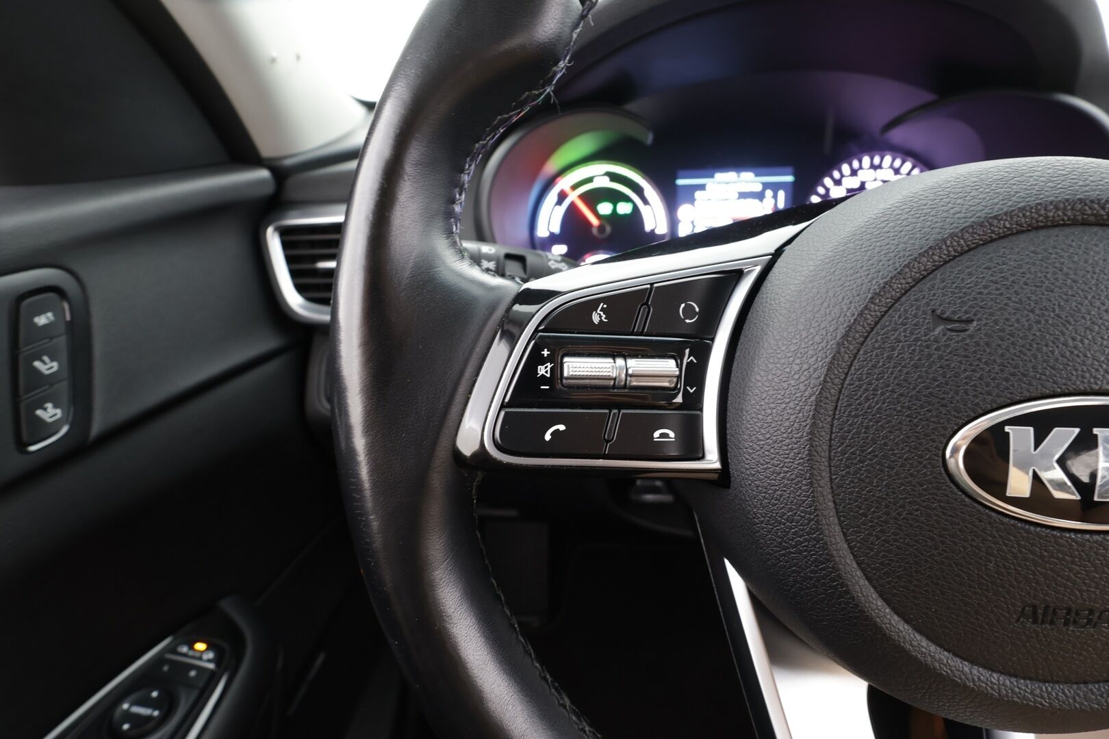 Kia Optima 2021 2,0 GDI PHEV Business Luxury SW A/T - | ACC | 360° | Koukku | Harman/Kardon | Ilm. sähkönahat | Muistipenkki | BSW | LKA | LED | Sähk. takaluukku | Merkkihuollot | 1-Om Suomiauto | ALV | 
