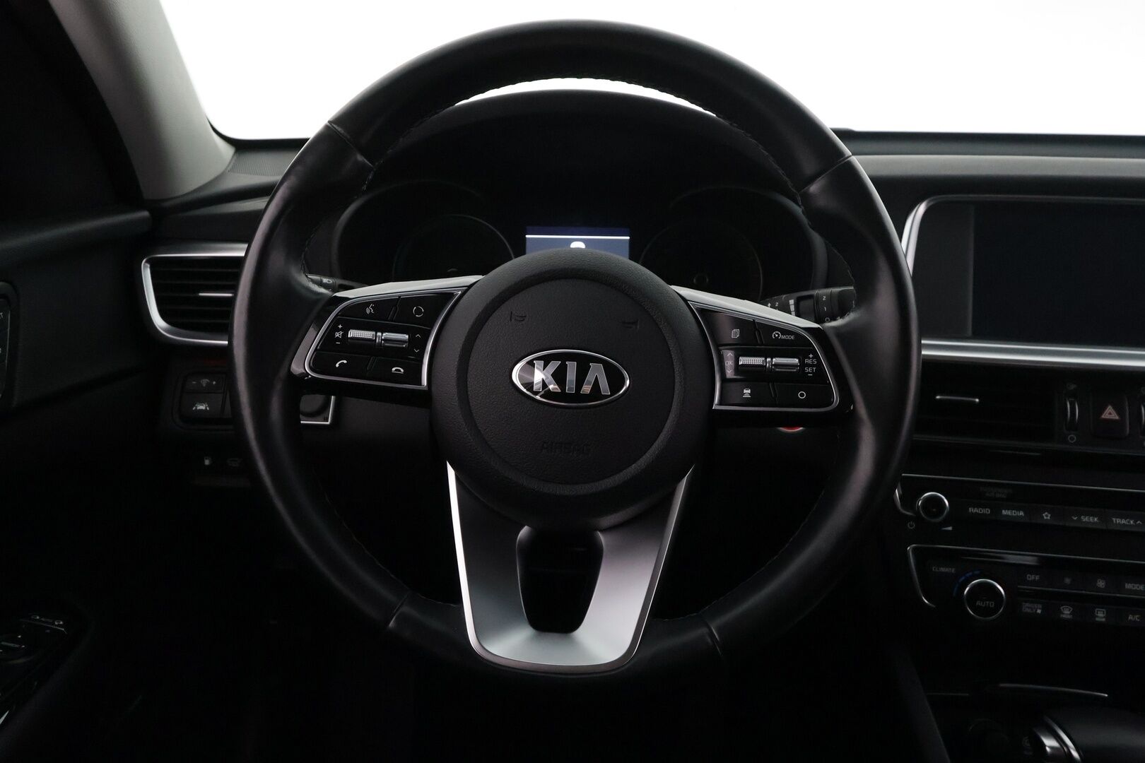 Kia Optima 2020 2,0 GDI PHEV Business Premium SW A/T - | ACC | Webasto | Harman/Kardon | Muistipenkki | Puolinahat | P.kamera | Keyless | LED | Lane Assist | FCW | Apple & Android | Lämm. ratti | - KORKO VAIN 3,99 %
