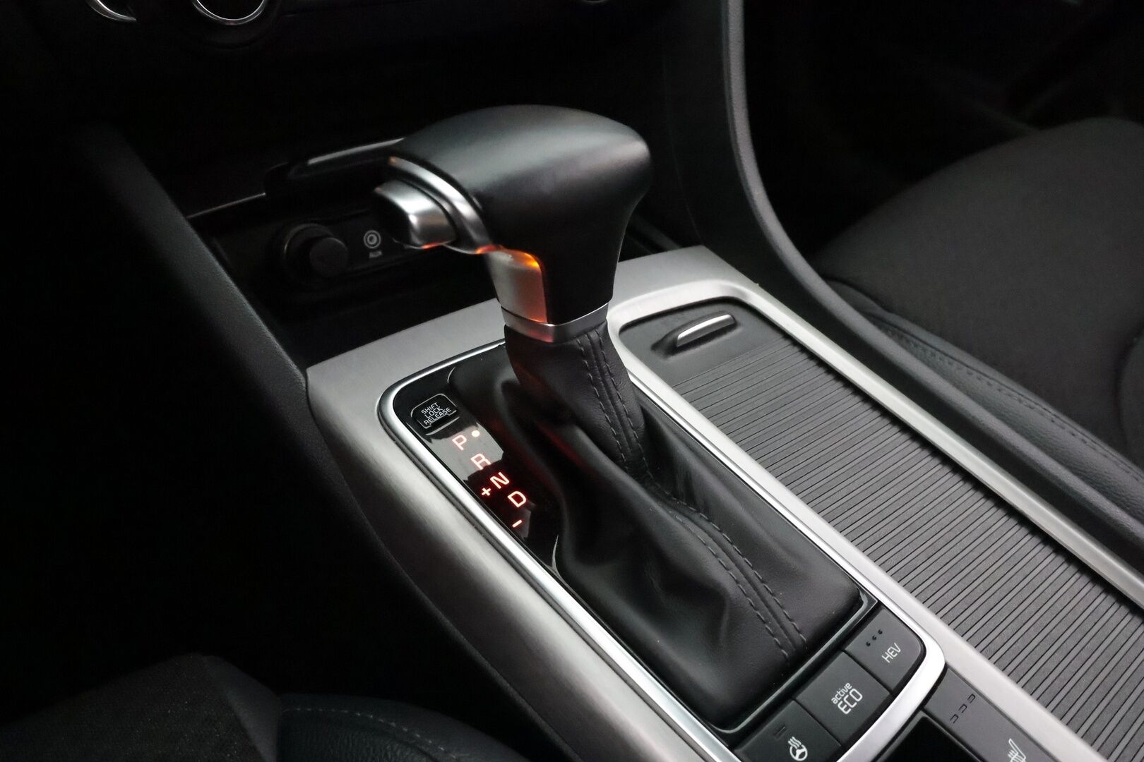 Kia Optima 2020 2,0 GDI PHEV Business Premium SW A/T - | ACC | Webasto | Harman/Kardon | Muistipenkki | Puolinahat | P.kamera | Keyless | LED | Lane Assist | FCW | Apple & Android | Lämm. ratti | - KORKO VAIN 3,99 %