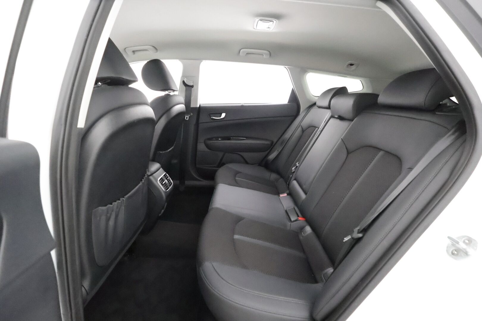 Kia Optima 2020 2,0 GDI PHEV Business Premium SW A/T - | ACC | Webasto | Muistipenkki | H/K | P.Kamera | LED | Puolinahat | Keyless | Apple&Android | 1.Om Suomi-auto | Kahdet Renkaat | Merkkihuollettu |