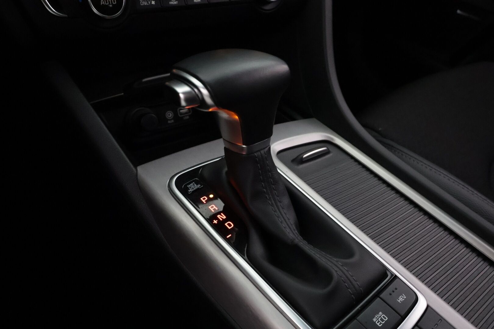 Kia Optima 2020 2,0 GDI PHEV Business Premium SW A/T - | ACC | Webasto | Muistipenkki | H/K | P.Kamera | LED | Puolinahat | Keyless | Apple&Android | 1.Om Suomi-auto | Kahdet Renkaat | Merkkihuollettu |