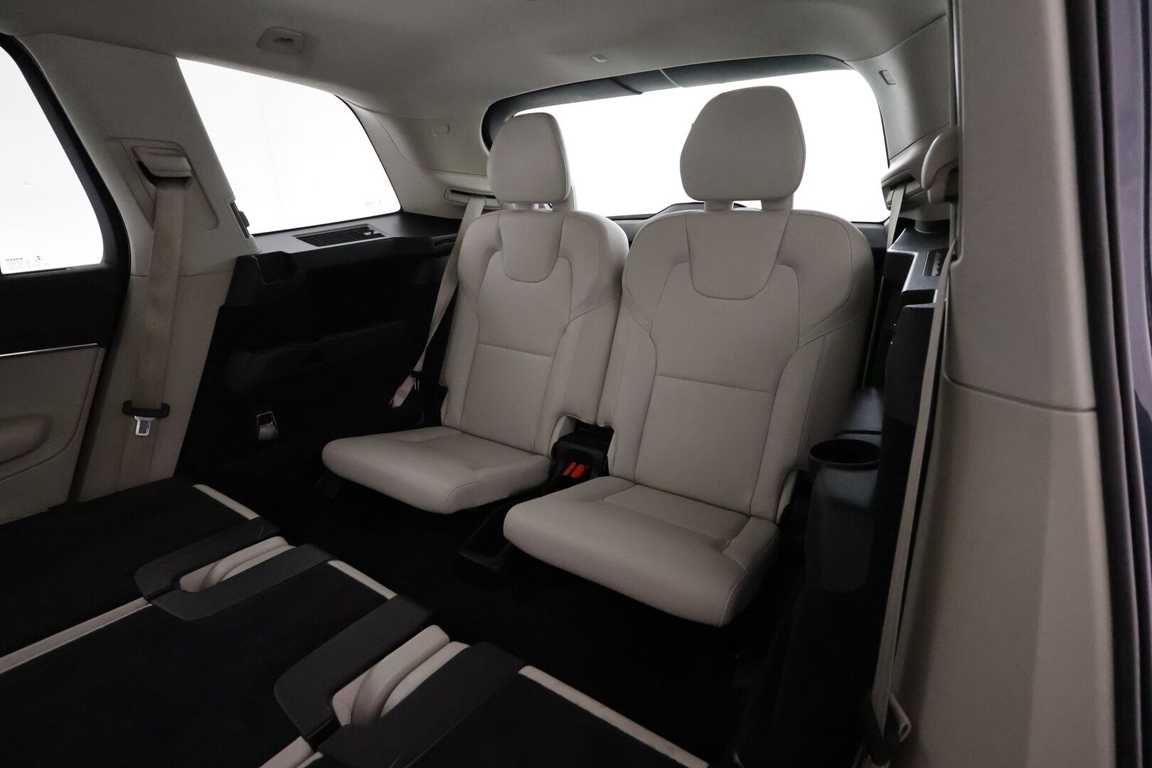 Volvo XC90 2020 T8 TwE AWD Inscription 7p **Adapt. vakkari / Pa-lämmitin / Muistipenkit / Koukku / Full-LED / Apple&Android / P.kamera** - 3,99 % KORKOTARJOUS TÄHÄN AUTOON - 31.5. ASTI! - 1-om. Suomi-auto / Akku kuntotarkistettu / Merkkihuollettu / Navi / VOC