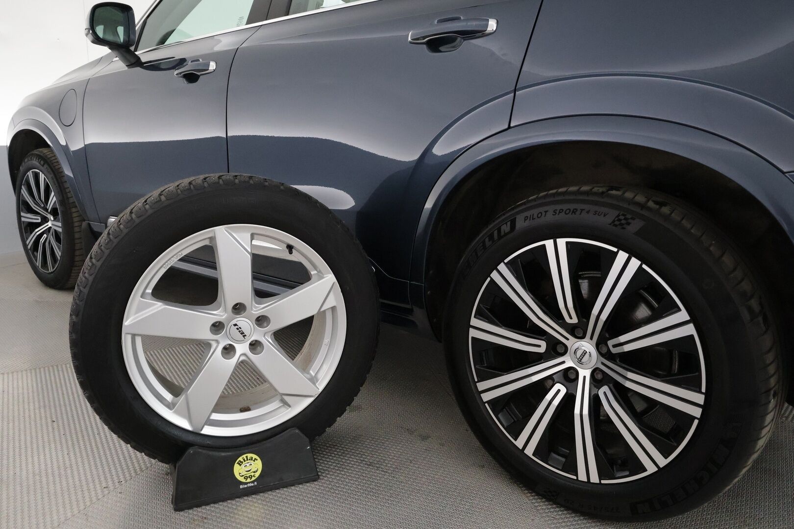 Volvo XC90 2020 T8 TwE AWD Inscription 7p **Adapt. vakkari / Pa-lämmitin / Muistipenkit / Koukku / Full-LED / Apple&Android / P.kamera** - 3,99 % KORKOTARJOUS TÄHÄN AUTOON - 31.5. ASTI! - 1-om. Suomi-auto / Akku kuntotarkistettu / Merkkihuollettu / Navi / VOC