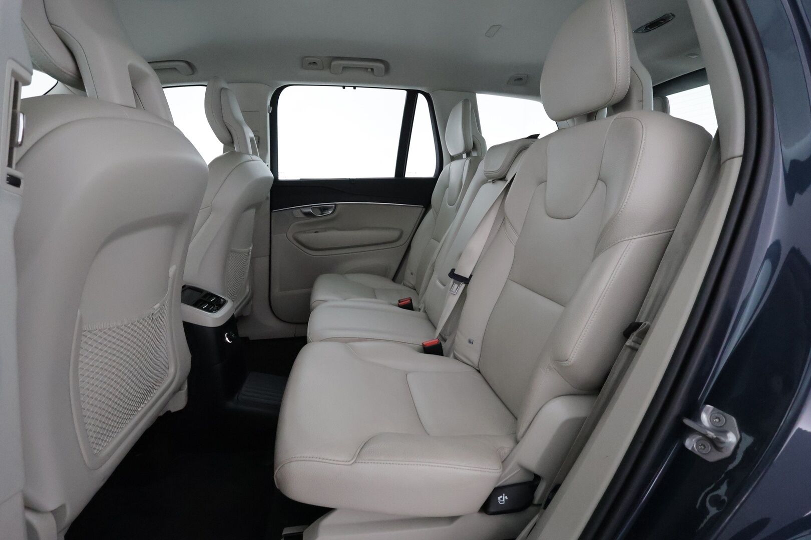 Volvo XC90 2020 T8 TwE AWD Inscription 7p **Adapt. vakkari / Pa-lämmitin / Muistipenkit / Koukku / Full-LED / Apple&Android / P.kamera** - 3,99 % KORKOTARJOUS TÄHÄN AUTOON - 31.5. ASTI! - 1-om. Suomi-auto / Akku kuntotarkistettu / Merkkihuollettu / Navi / VOC