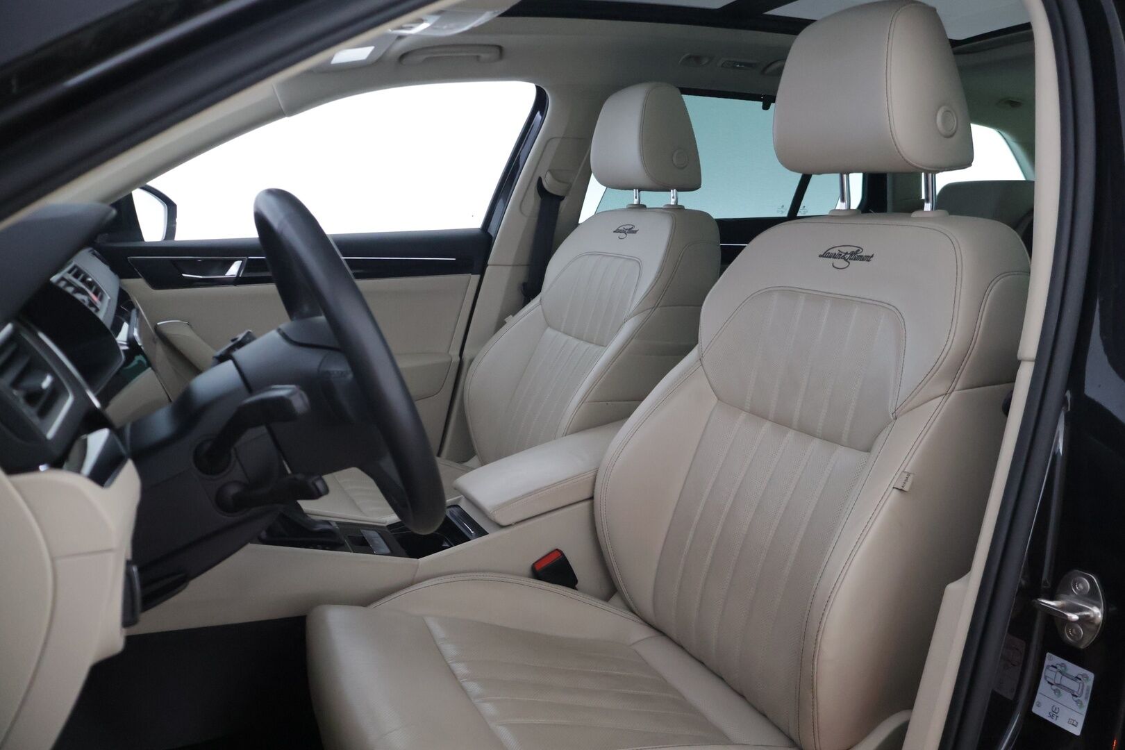 Skoda Superb 2020 Combi 1,4 TSI PHEV L&K iV DSG Aut. - | Webasto | Ilmastoidut Muistipenkit | Panorama | Koukku | Peruutuskamera | Nahat | Adapt.Vakkari | Matrix-LED |
