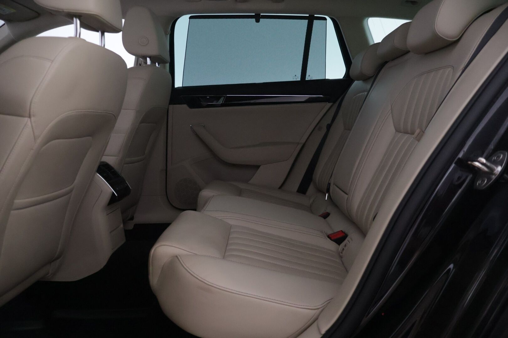 Skoda Superb 2020 Combi 1,4 TSI PHEV L&K iV DSG Aut. - | Webasto | Ilmastoidut Muistipenkit | Panorama | Koukku | Peruutuskamera | Nahat | Adapt.Vakkari | Matrix-LED |
