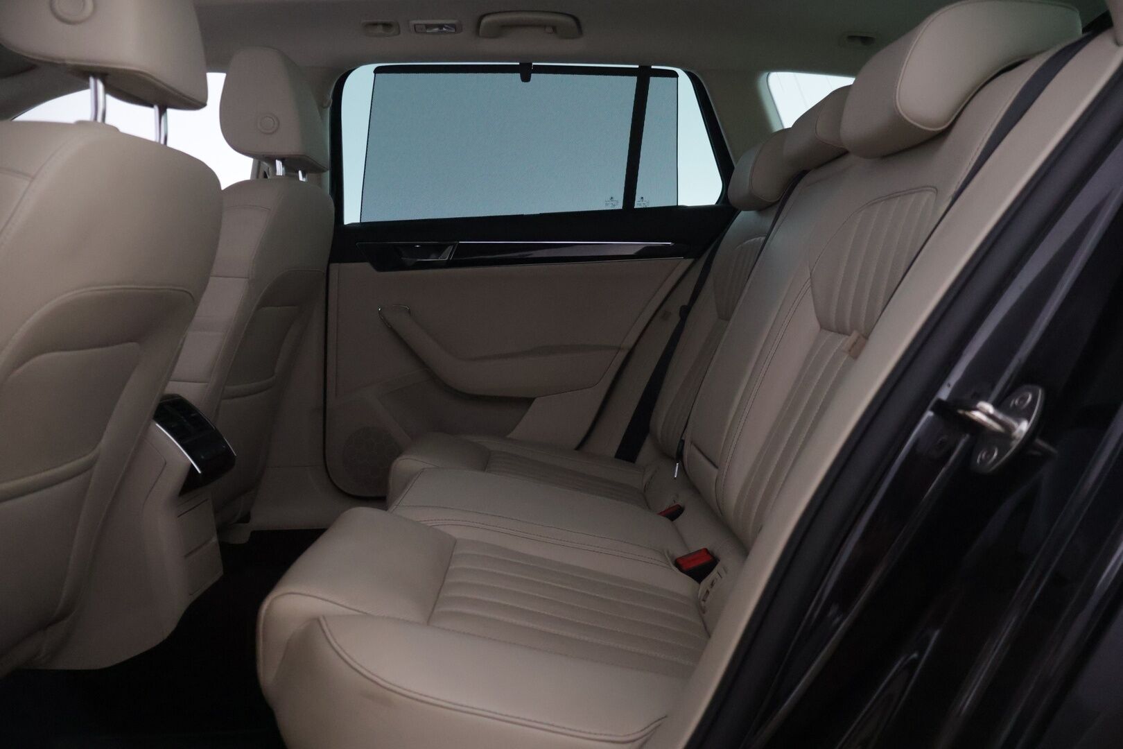 Skoda Superb 2020 Combi 1,4 TSI PHEV L&K iV DSG Aut. - | Webasto | Ilmastoidut Muistipenkit | Panorama | Koukku | Peruutuskamera | Nahat | Adapt.Vakkari | Matrix-LED |