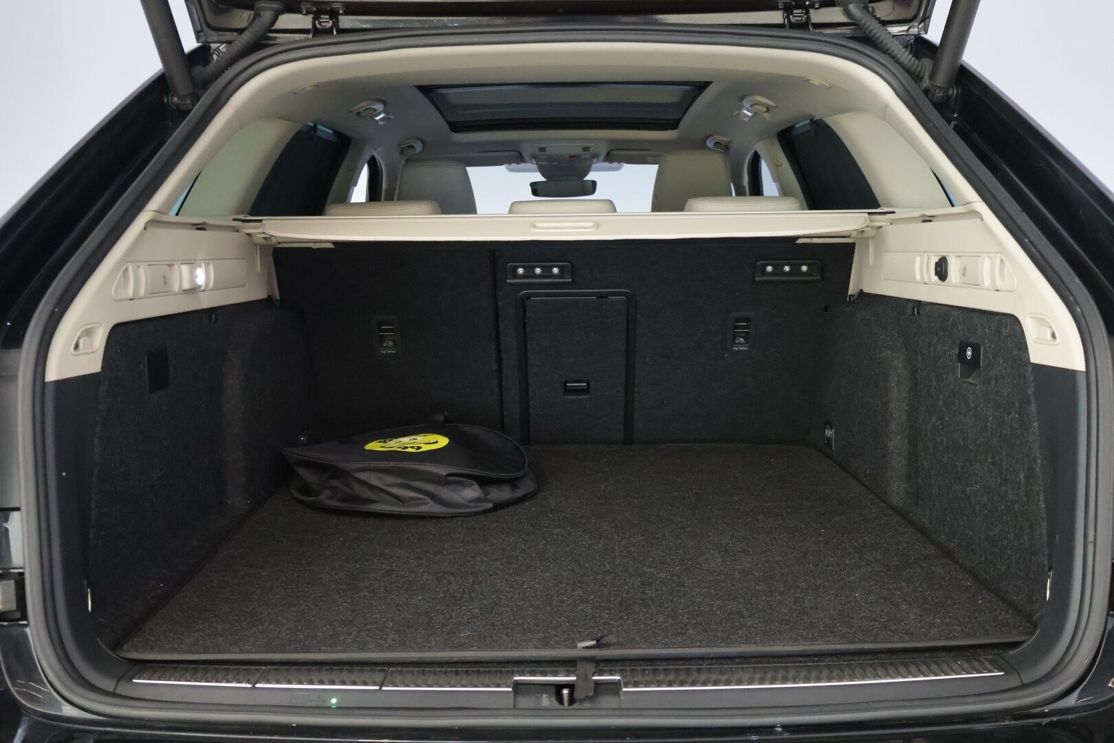 Skoda Superb 2020 Combi 1,4 TSI PHEV L&K iV DSG Aut. - | Webasto | Ilmastoidut Muistipenkit | Panorama | Koukku | Peruutuskamera | Nahat | Adapt.Vakkari | Matrix-LED |
