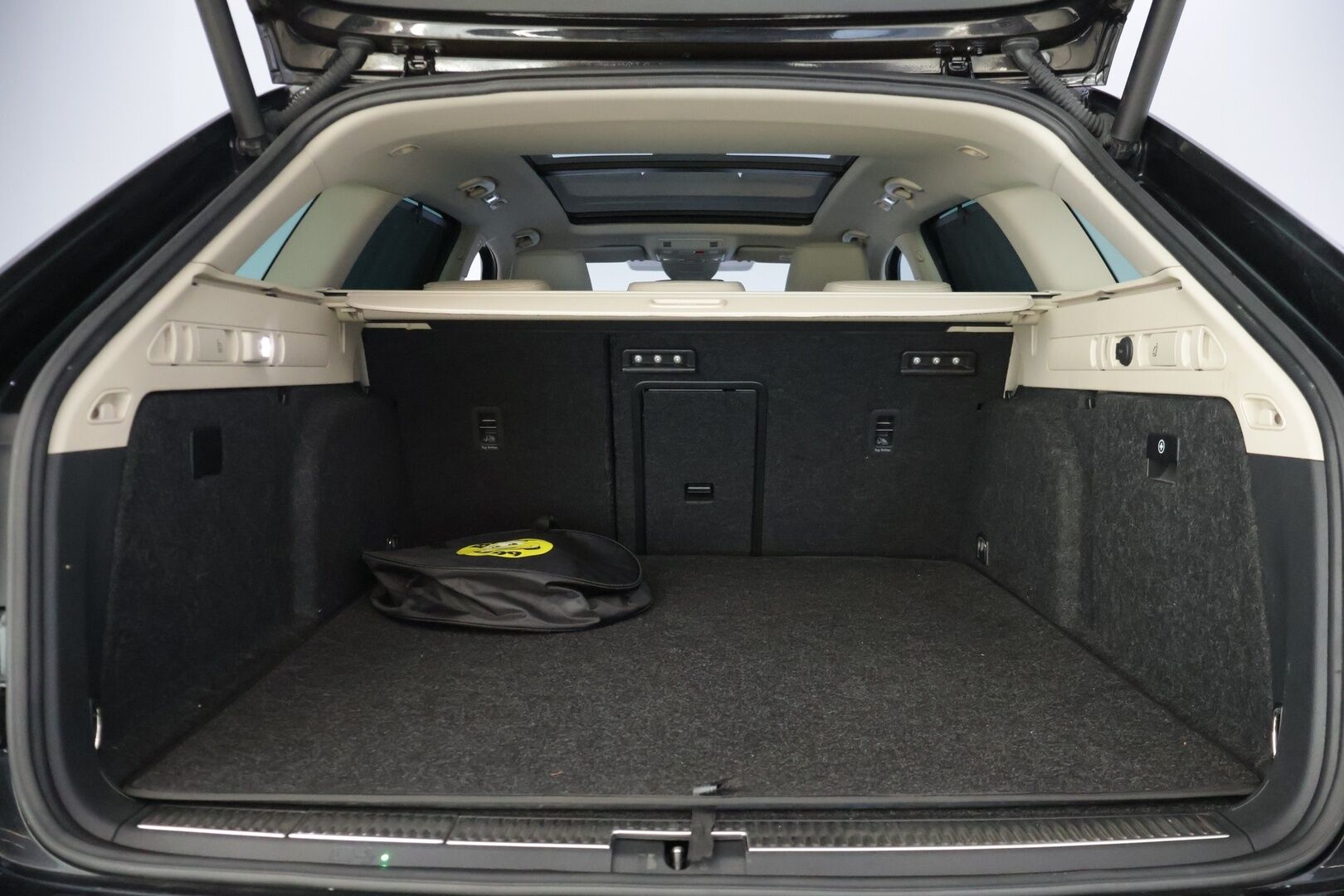 Skoda Superb 2020 Combi 1,4 TSI PHEV L&K iV DSG Aut. - | Webasto | Ilmastoidut Muistipenkit | Panorama | Koukku | Peruutuskamera | Nahat | Adapt.Vakkari | Matrix-LED |