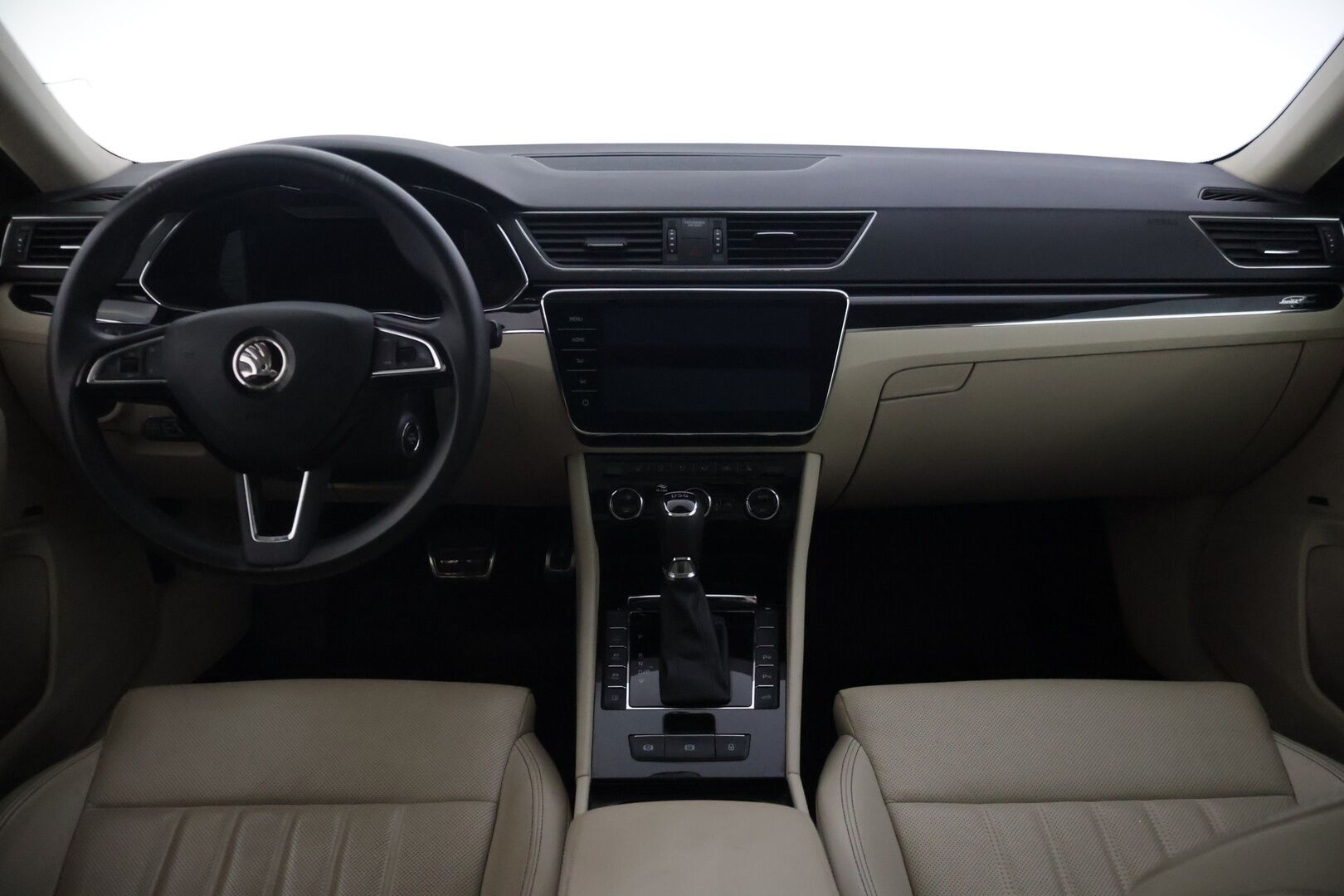 Skoda Superb 2020 Combi 1,4 TSI PHEV L&K iV DSG Aut. - | Webasto | Ilmastoidut Muistipenkit | Panorama | Koukku | Peruutuskamera | Nahat | Adapt.Vakkari | Matrix-LED |
