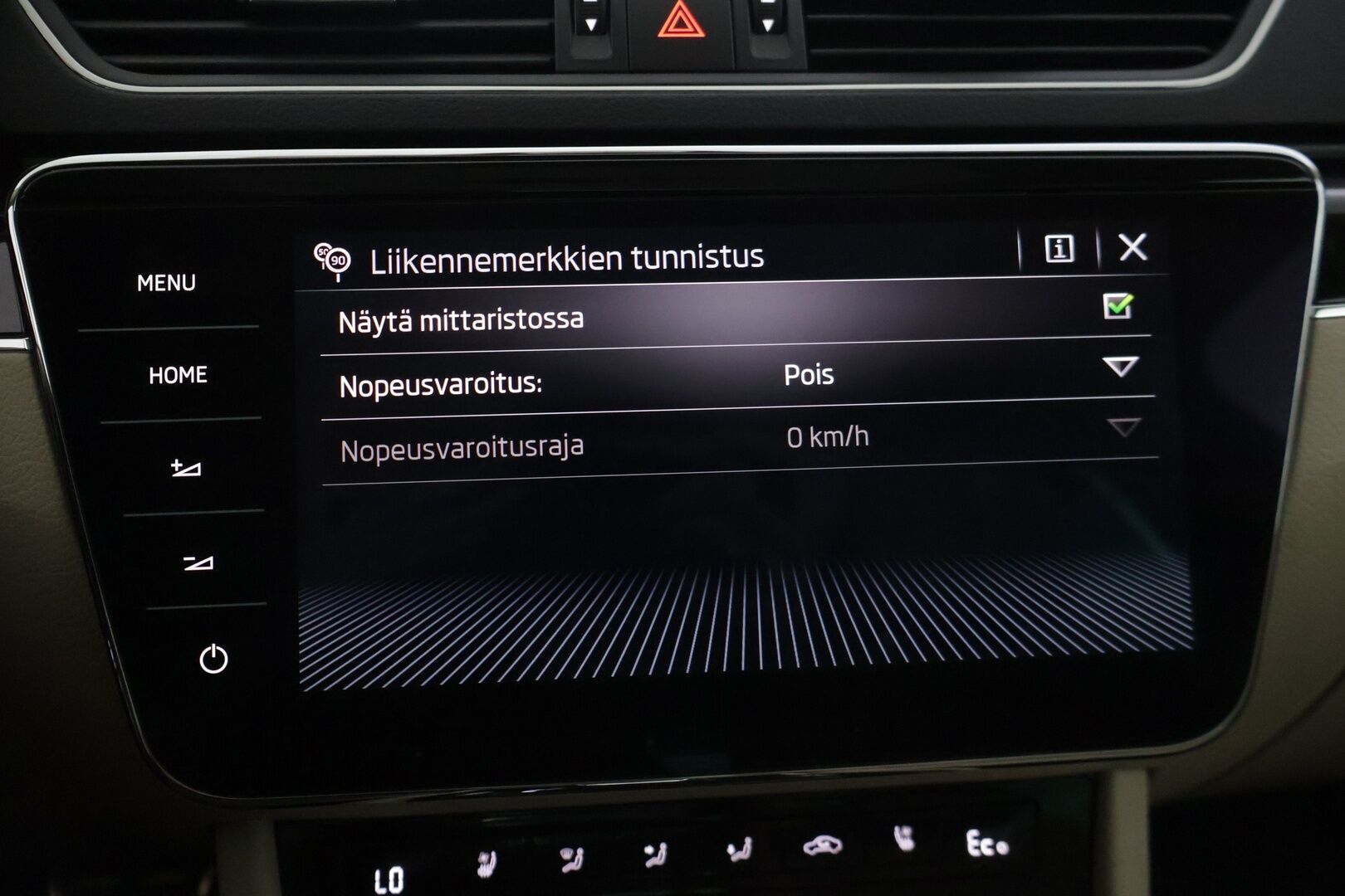 Skoda Superb 2020 Combi 1,4 TSI PHEV L&K iV DSG Aut. - | Webasto | Ilmastoidut Muistipenkit | Panorama | Koukku | Peruutuskamera | Nahat | Adapt.Vakkari | Matrix-LED |